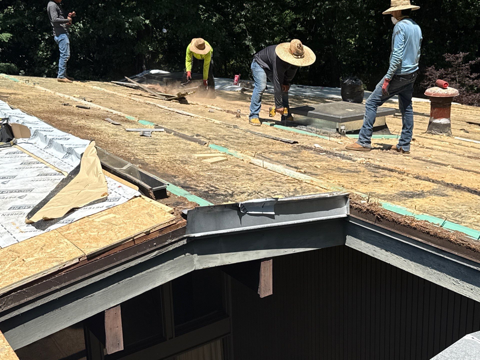 Residential Standing Seam Metal Roof and Membrane Replacement in Memphis by Revival Roofing Services