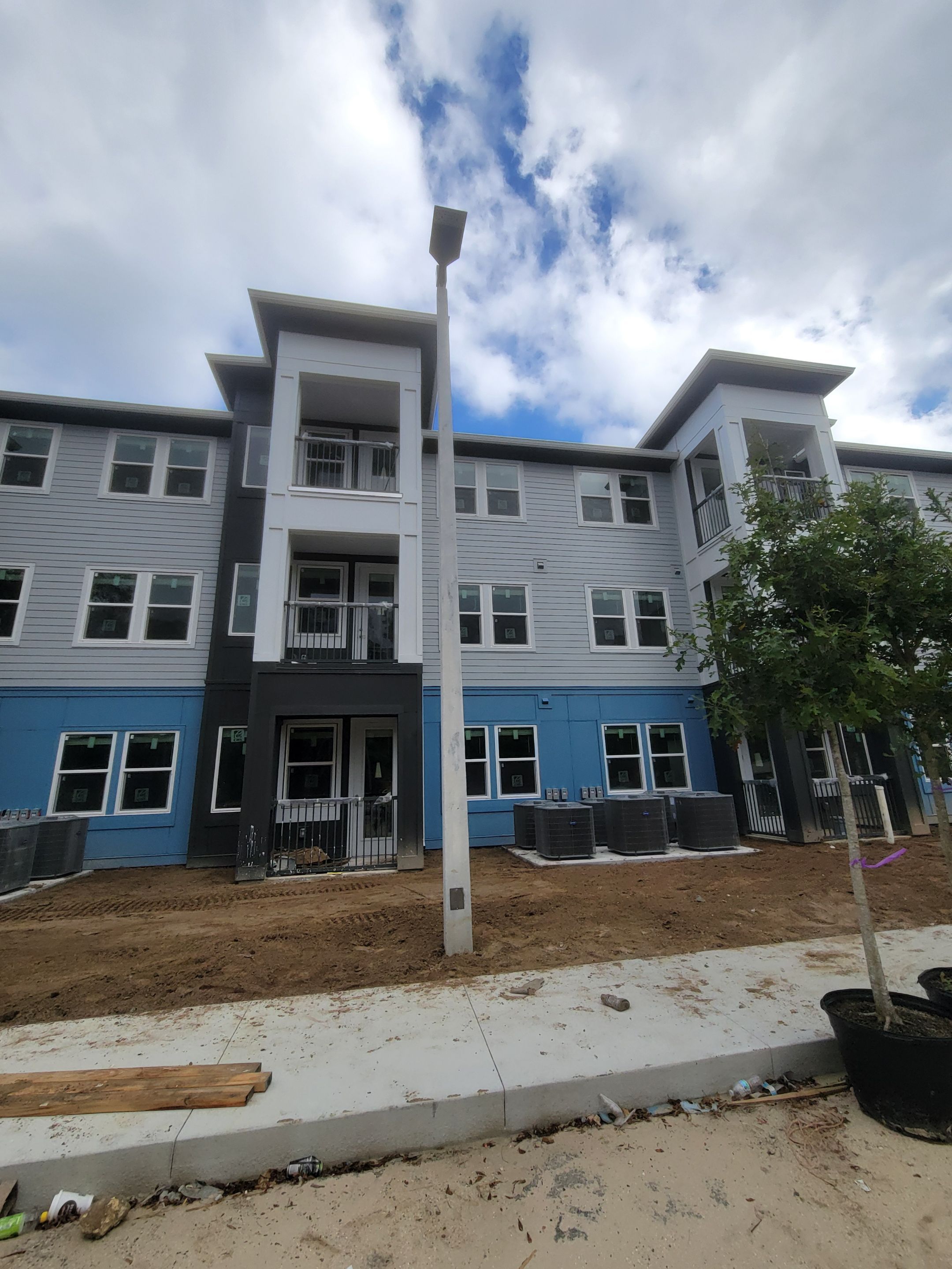 7-Inch Seamless Gutters for Large Roofs in Daytona Beach FL by Gutter Professors