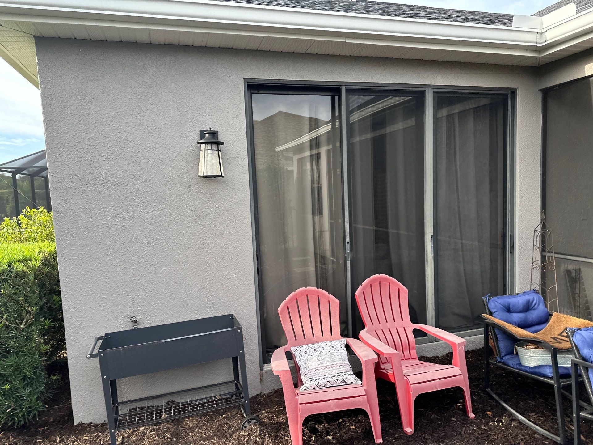 House Wash, Lanai Cleaning, and Driveway Cleaning by Sunshine AquaWash
