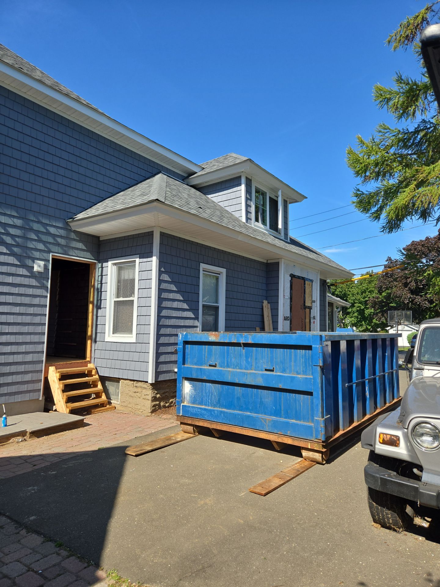 Residential Roofing Installation using Owens Corning TruDefinition Duration - Estate Gray & Flagstone Cedar Impressions by A Plus Exterior
