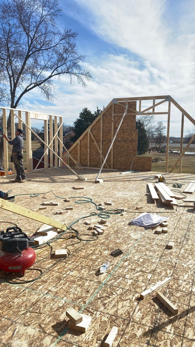 build car garage and efisienci room  using new construction by Jesus Master Handyman LLC 