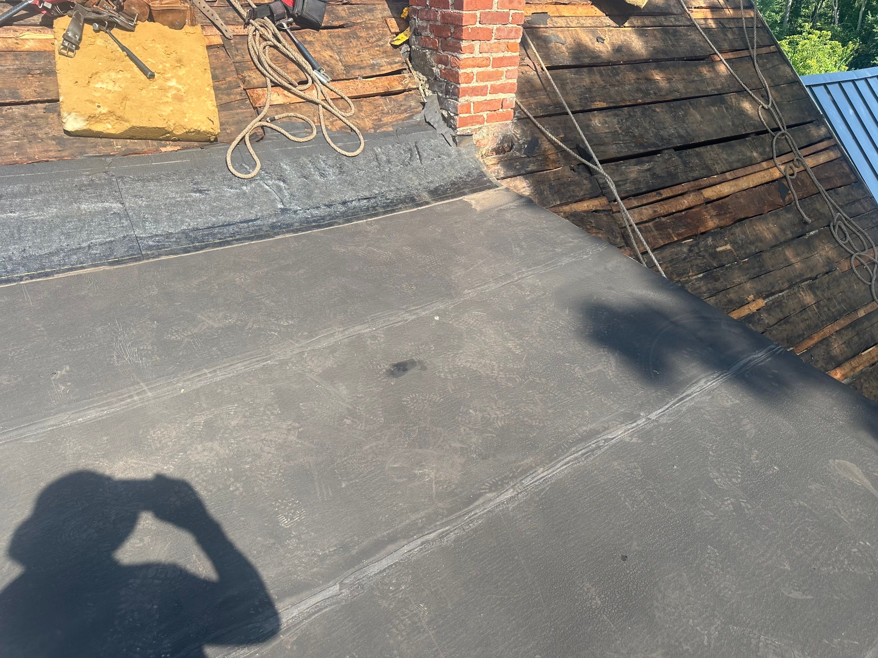 π‘ Another happy homeowner in Claremont, NH! πͺ by Tall pine roofing