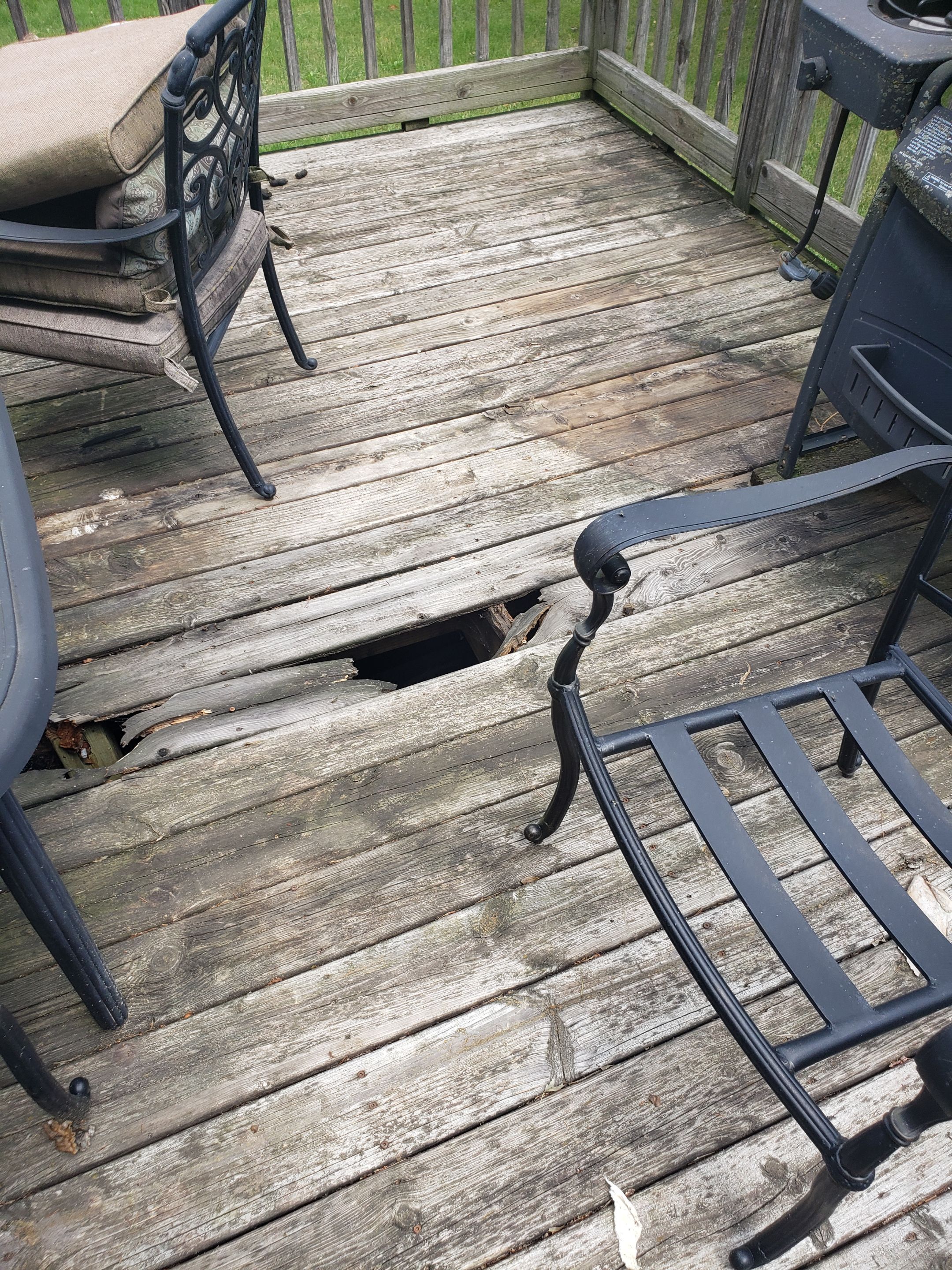 Isaac's Deck Restoration by Map Quality Fencing & Decks