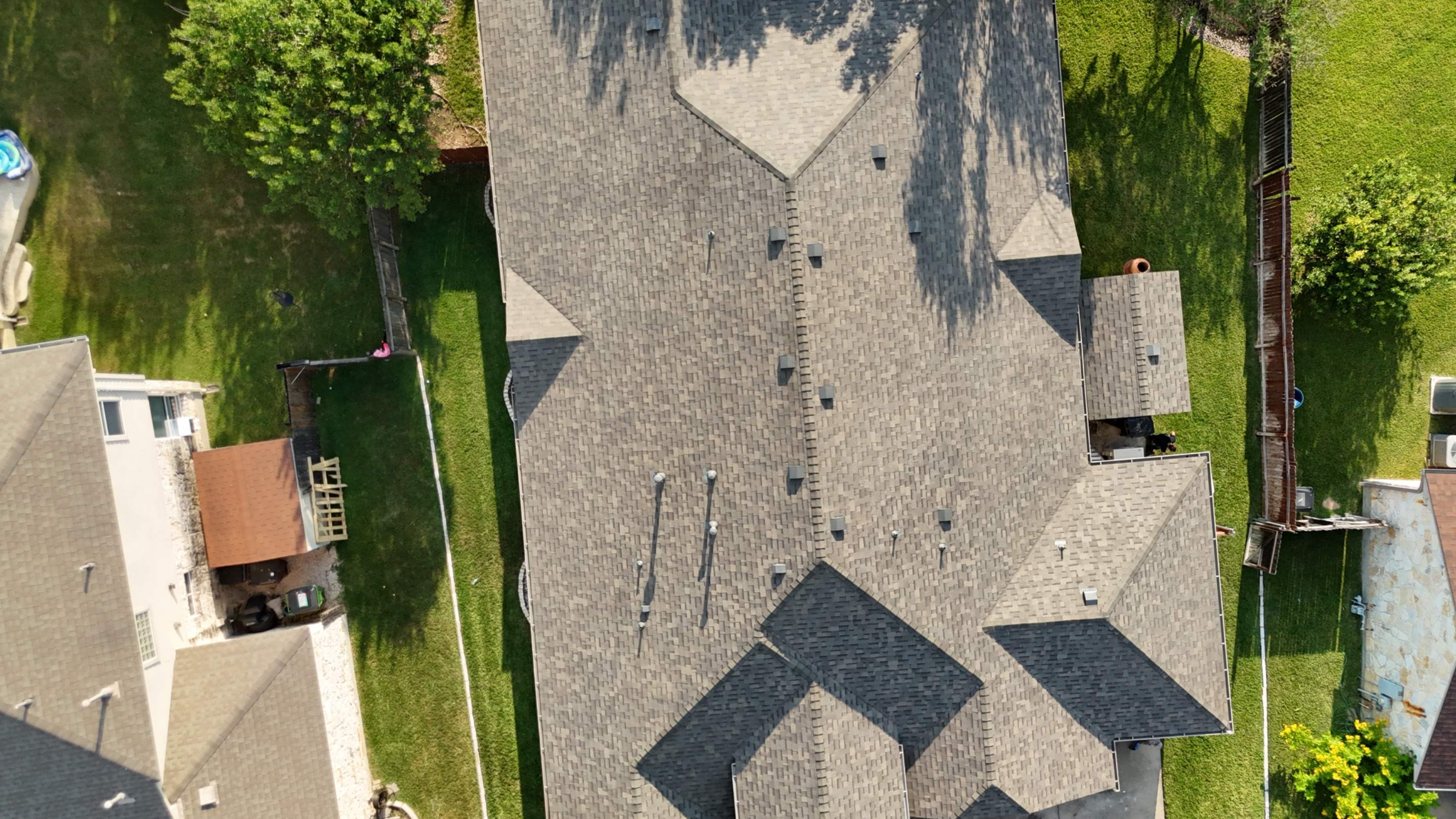 Weathered Wood - Malarkey Vista by RoofsOnly.com