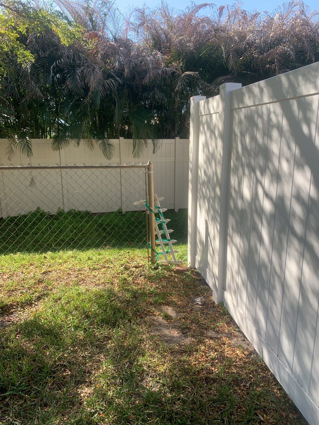 Sarasota, FL 6ft. Tall White Vinyl Privacy Fence  by Asap fence and gates, LLC
