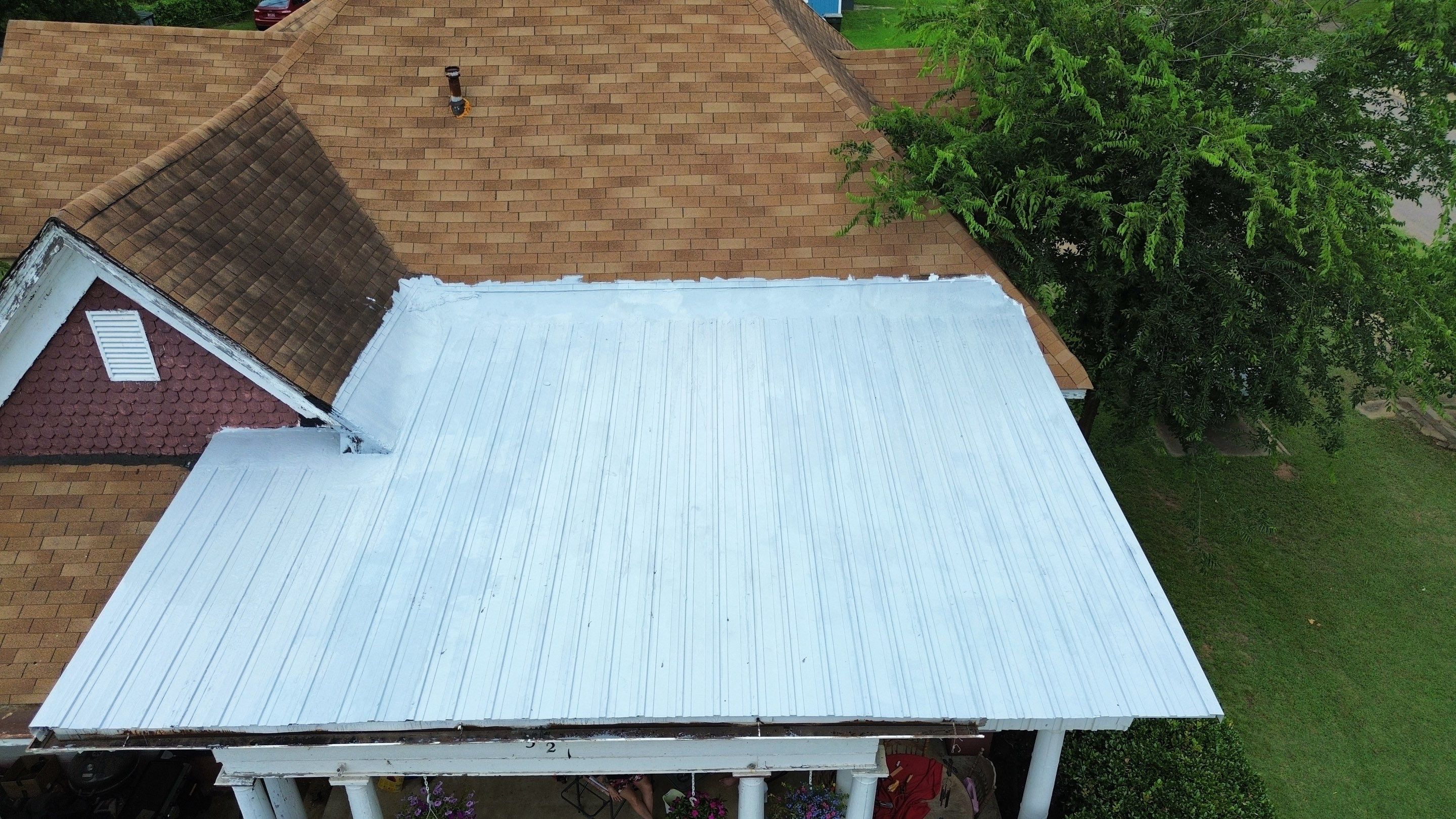 Residential Asphalt Shingle Repair and Metal Roof Coating in Durant by BANA Roofing and Solar Supply