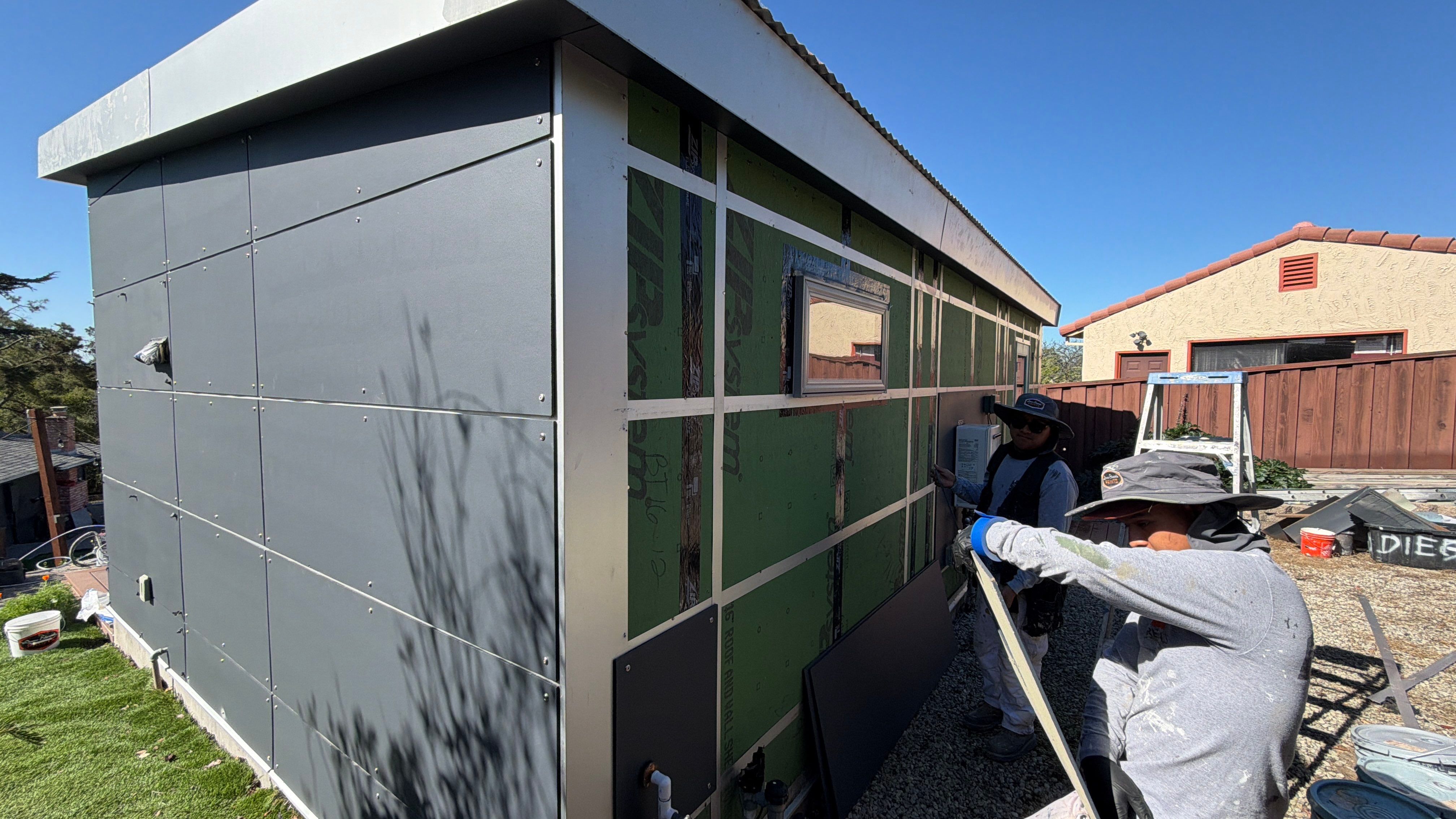 modern painting Exterior modern painting by Herrera’s Bay Area Painting inc.