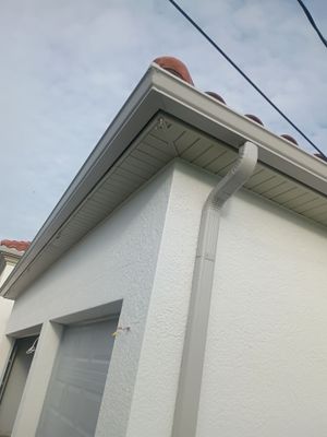 7 inch seamless gutters using Seamless Aluminum Gutters in Fort Myers, FL