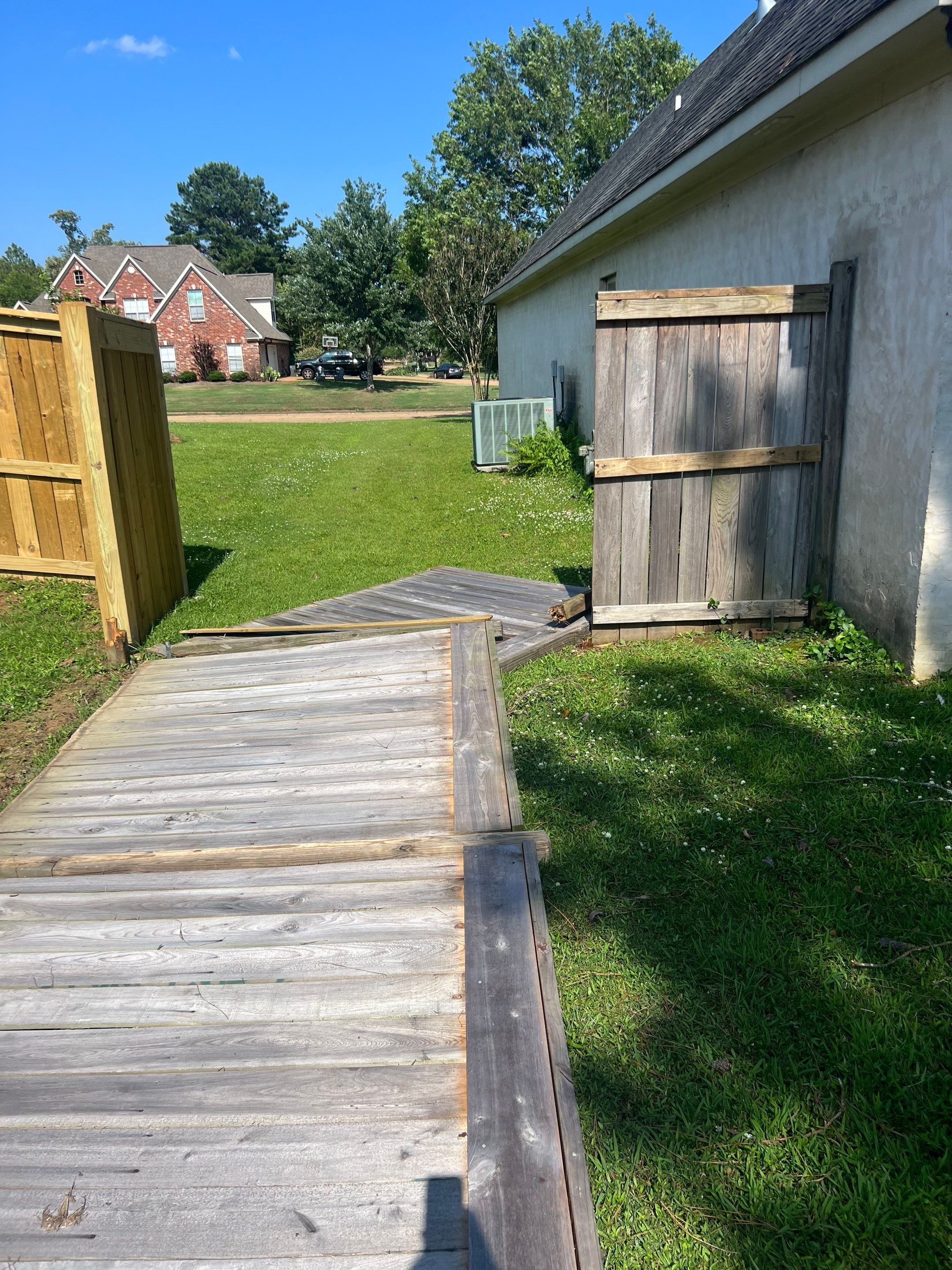 6ft Cedar Good Neighbor Fence Repair by Roberson Construction LLC