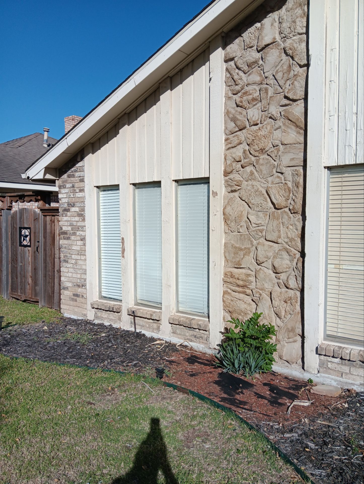 Solar Screens by Richardson Glass & Mirror