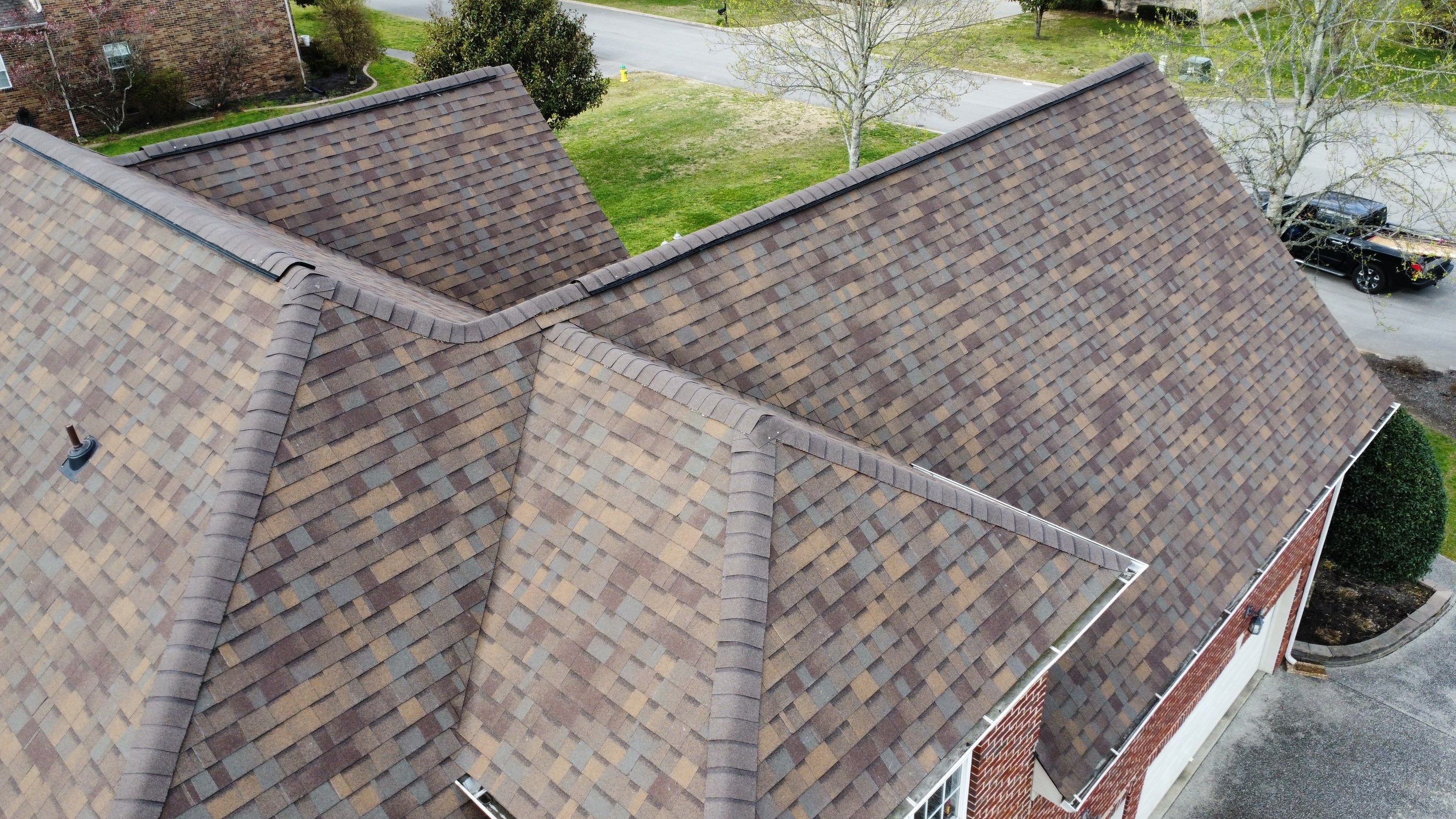Owens Corning Duration in Teak by Undersun Roofing 