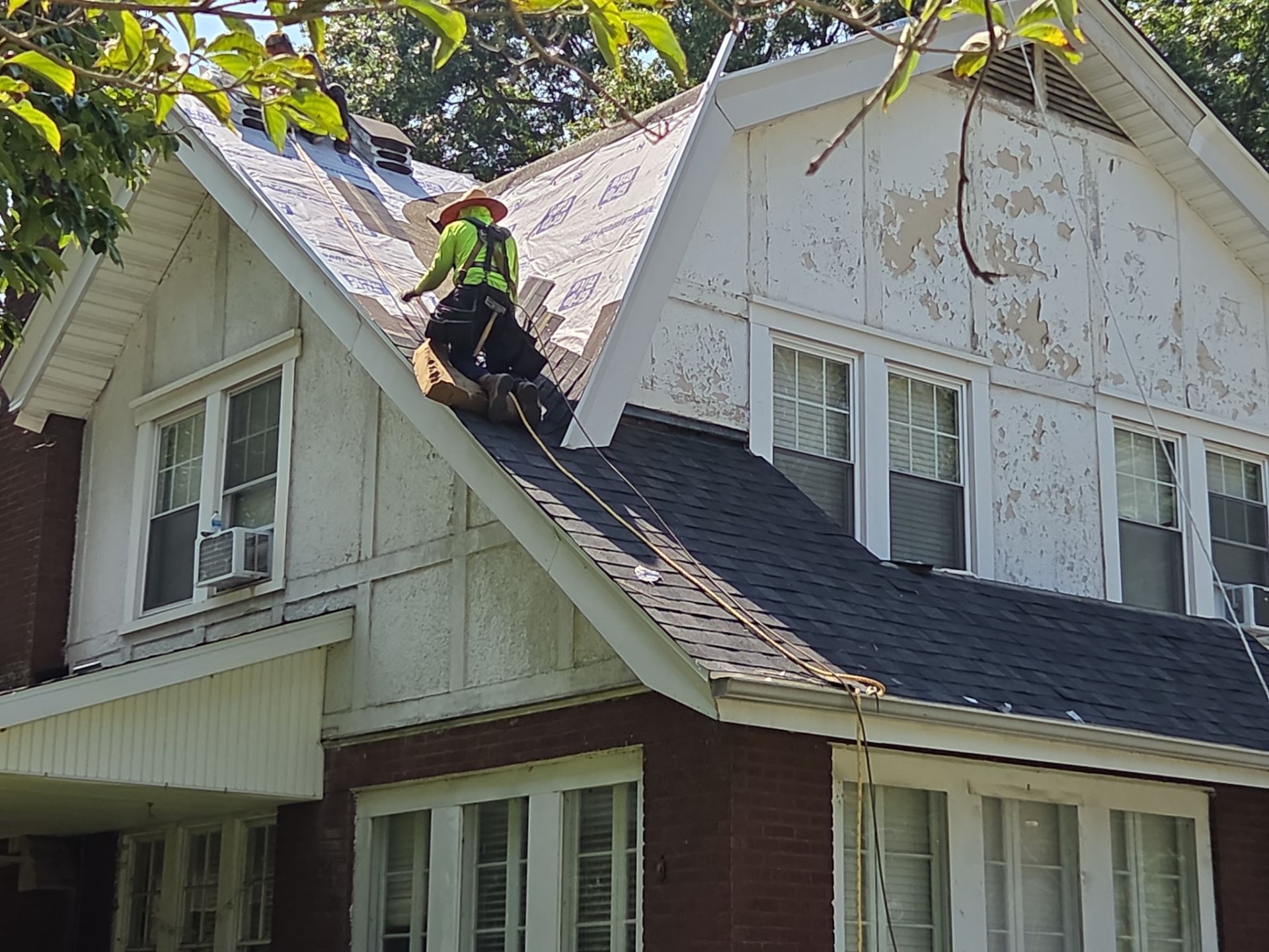 Charleston WV IKO Dynasty Roof Replacement – Premium Asphalt Shingles & Expert Installation by Mr. Roofer