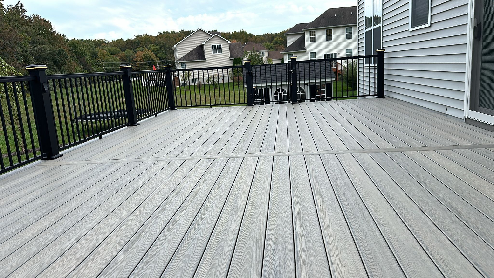 New Deck using Deckorators Venture - Color Saltwater by deck guardian