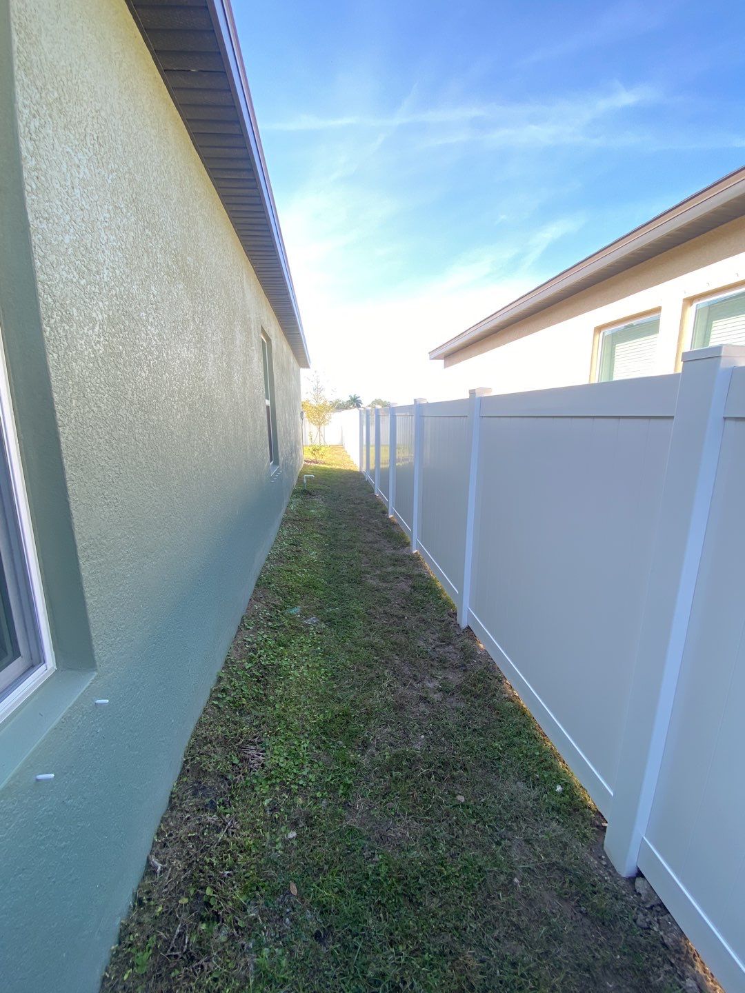 Ruskin, FL  6 ft. Tall White Vinyl Privacy Fence  by Asap fence and gates, LLC