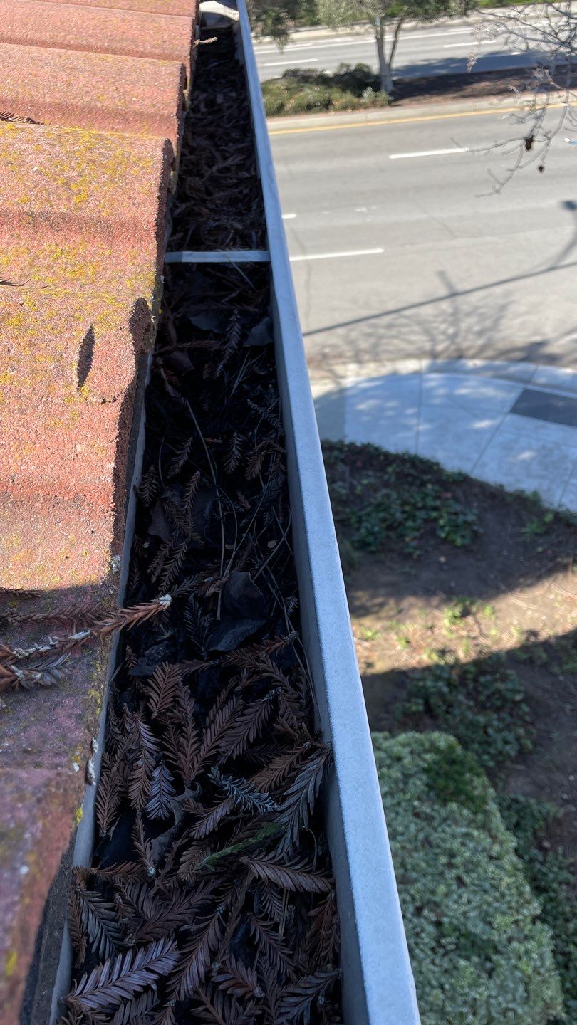 12-Unit HOA Gutter Cleaning in San Jose by All One Solar Shine