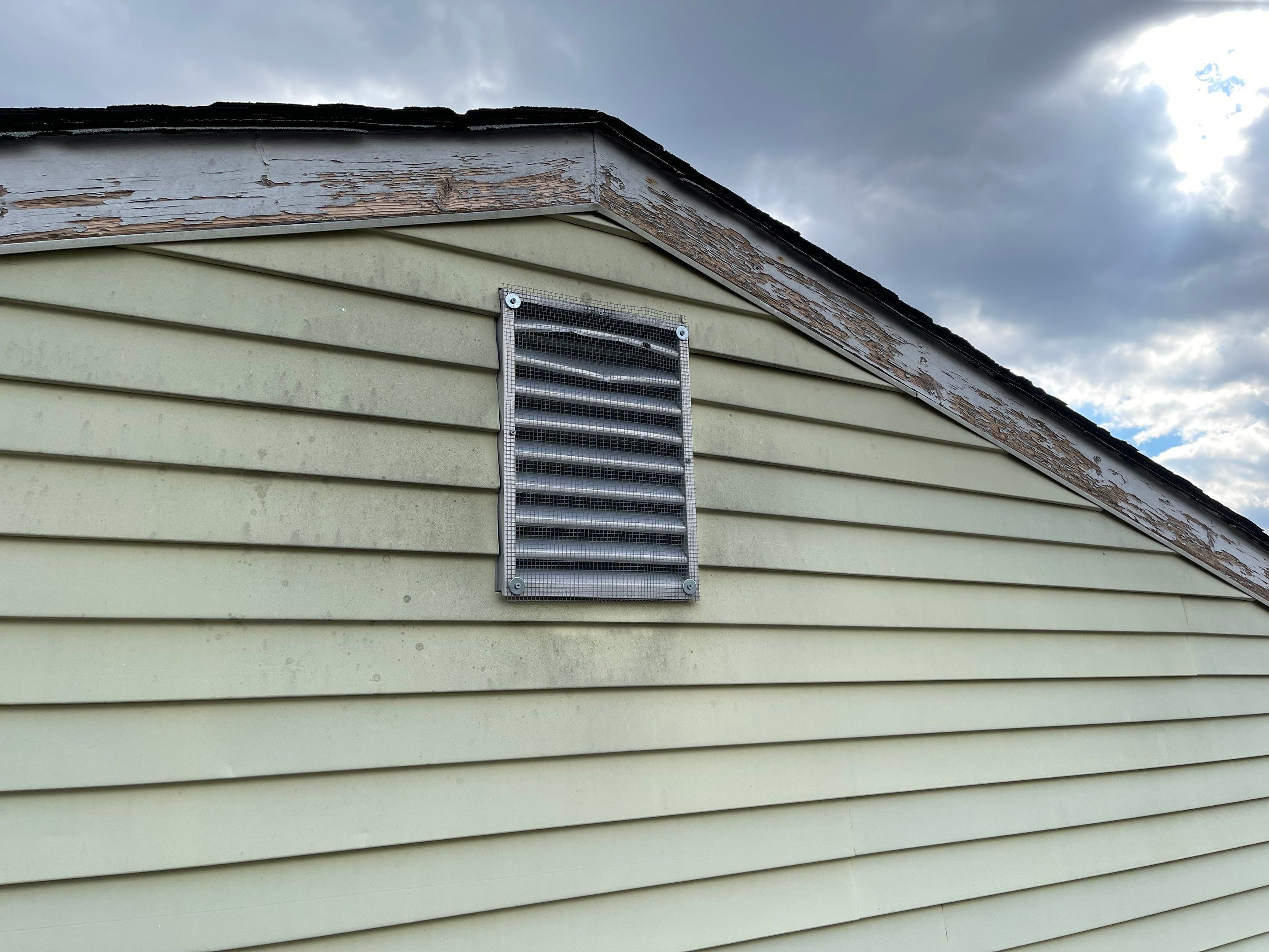 Siding Installation using Exterior Portfolio Vinyl Siding by SOS Home Ohio 