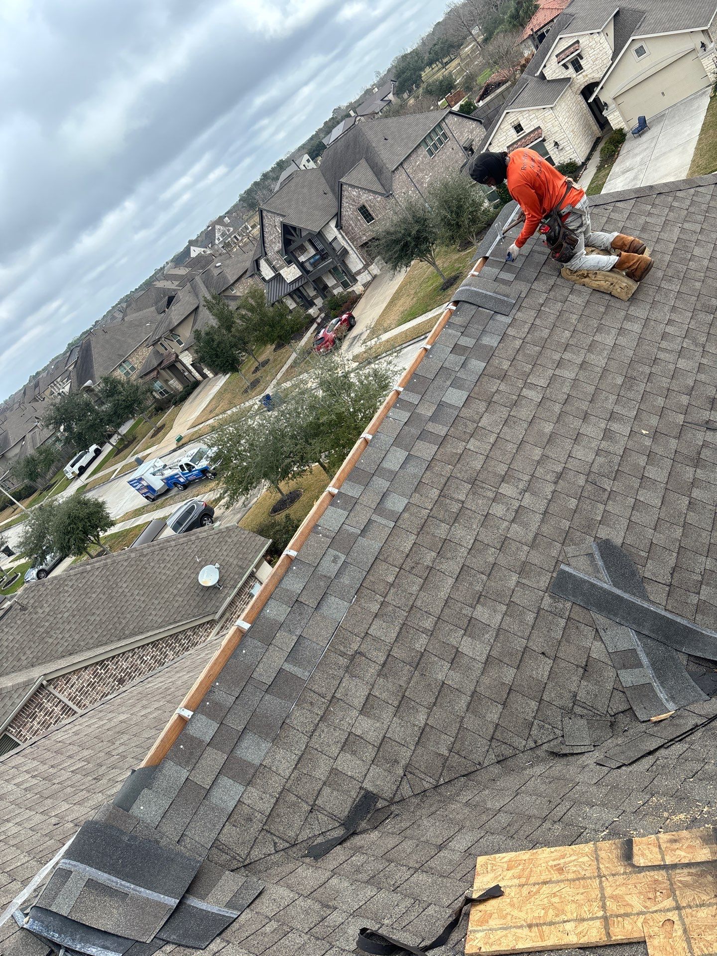 Roof Repair Services featured photo.