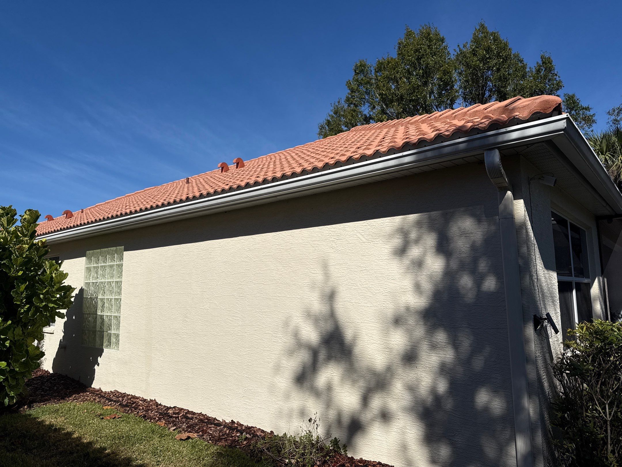 Barrel Tile Roof Cleaning in Tara – Bradenton, FL by Sunshine AquaWash