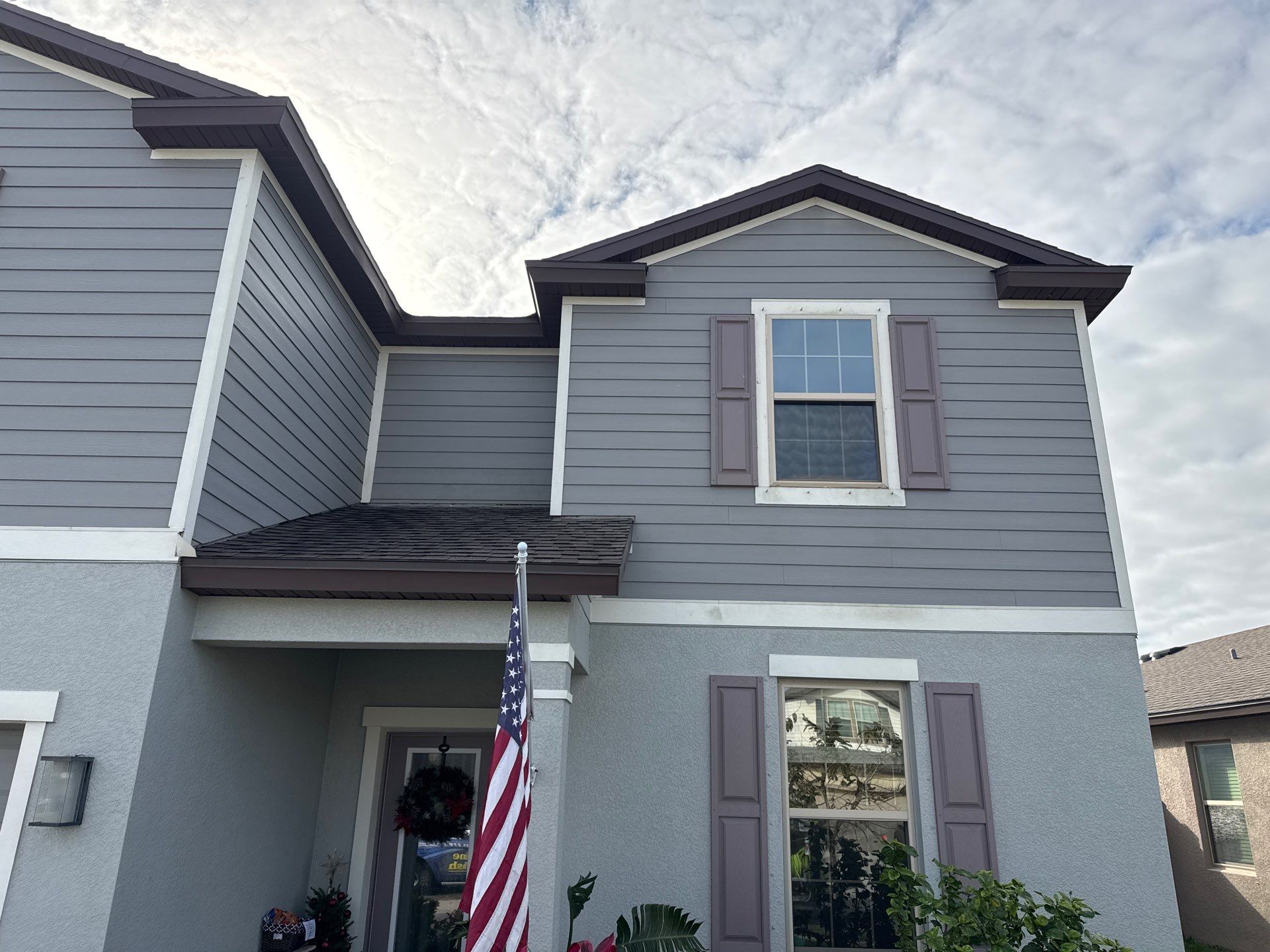 House Wash & Driveway / Sidewalk Cleaning by Sunshine AquaWash