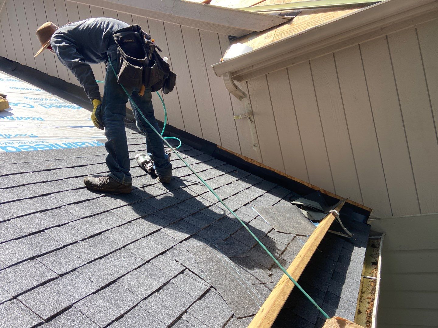 Roof Replacement using CertainTeed Landmark by 180 Contractors