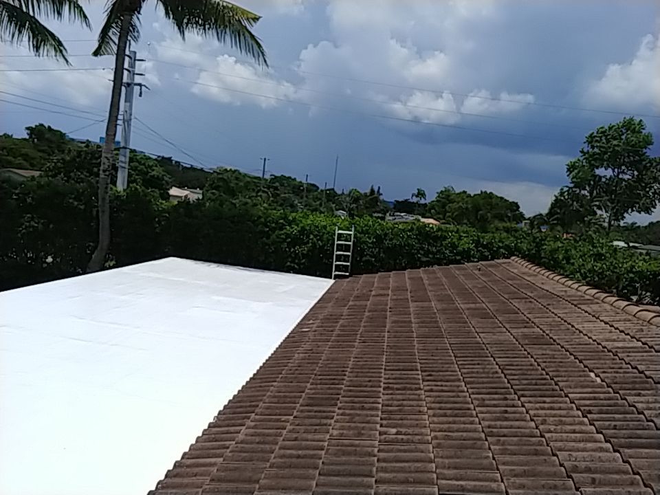 Flat Roof Leak Repair and Silicone Coating in Hollywood by Aastro Roofing