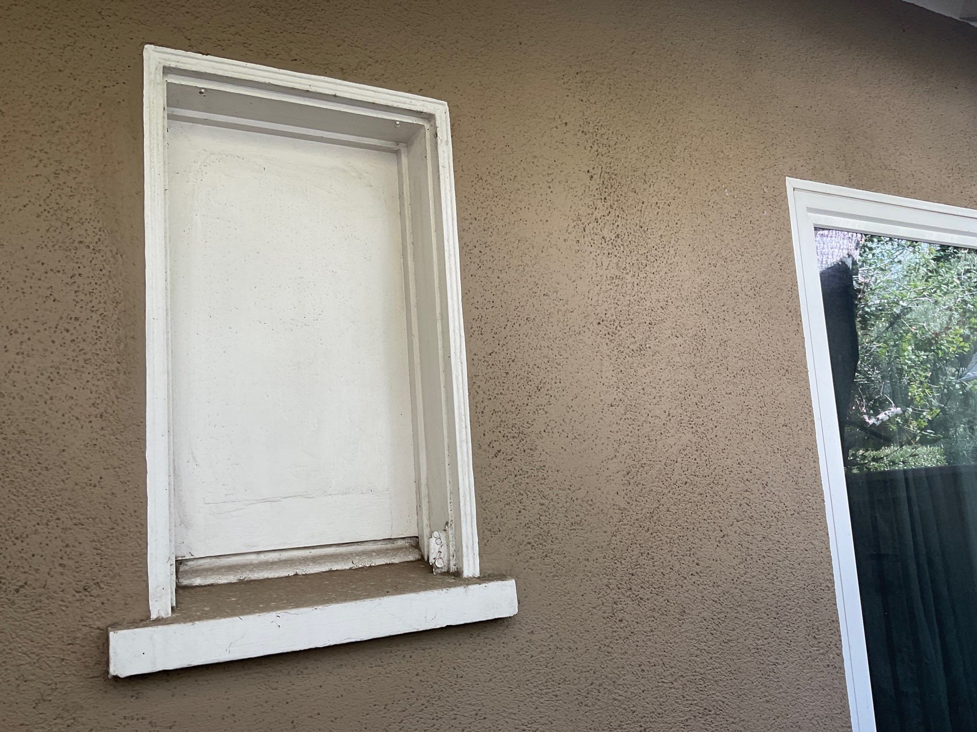 Window Installation using Milgard Ultra series, Fiberglass windows with SDL grids by American Window Company