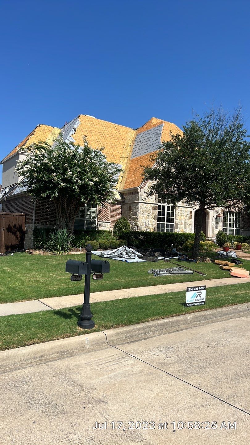 GAF HDZ - Weathered Wood by Elite Roofing LLC