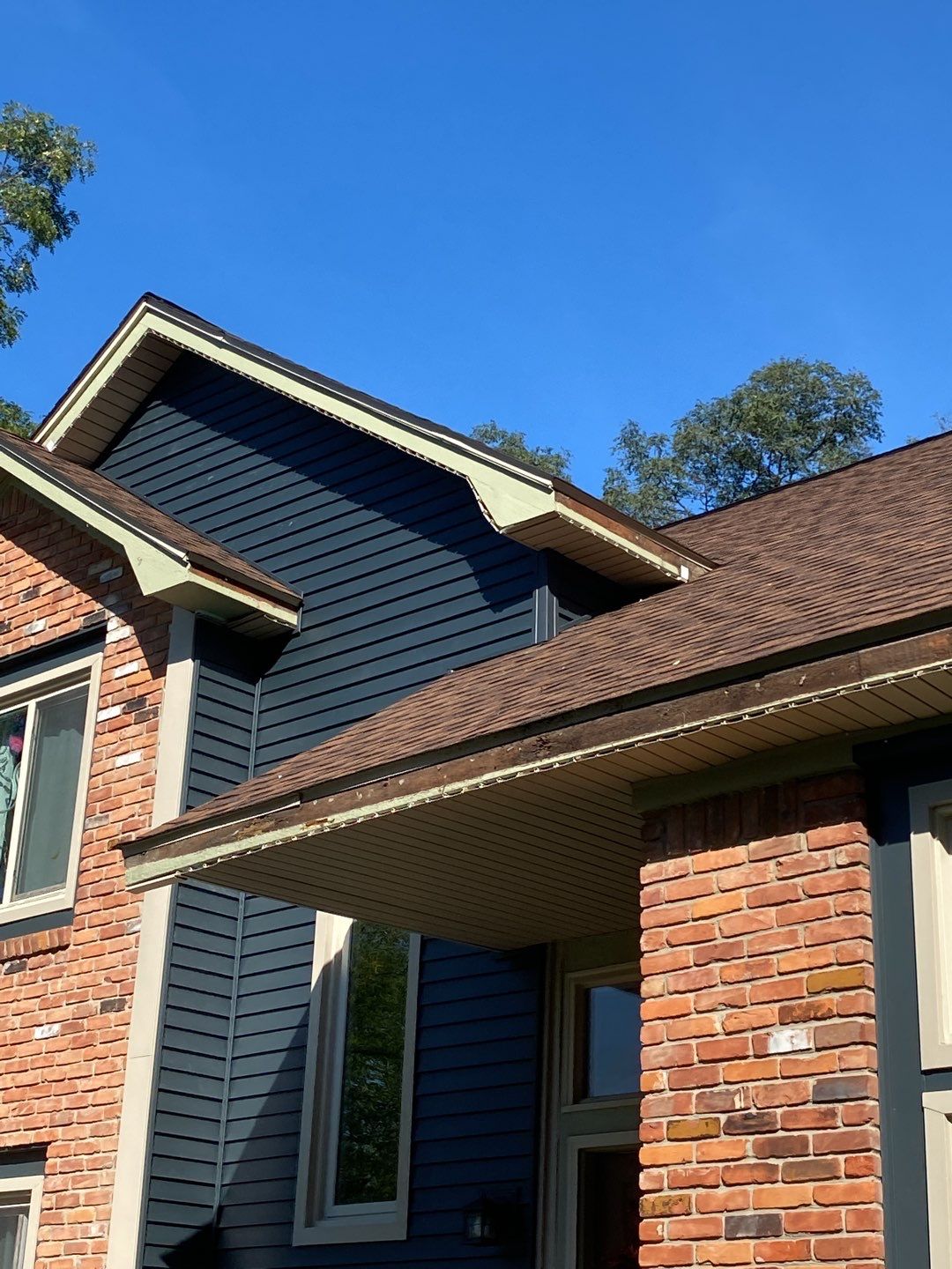 Siding Replacement using CertainTeed Restoration Classic D5 by 180 Contractors