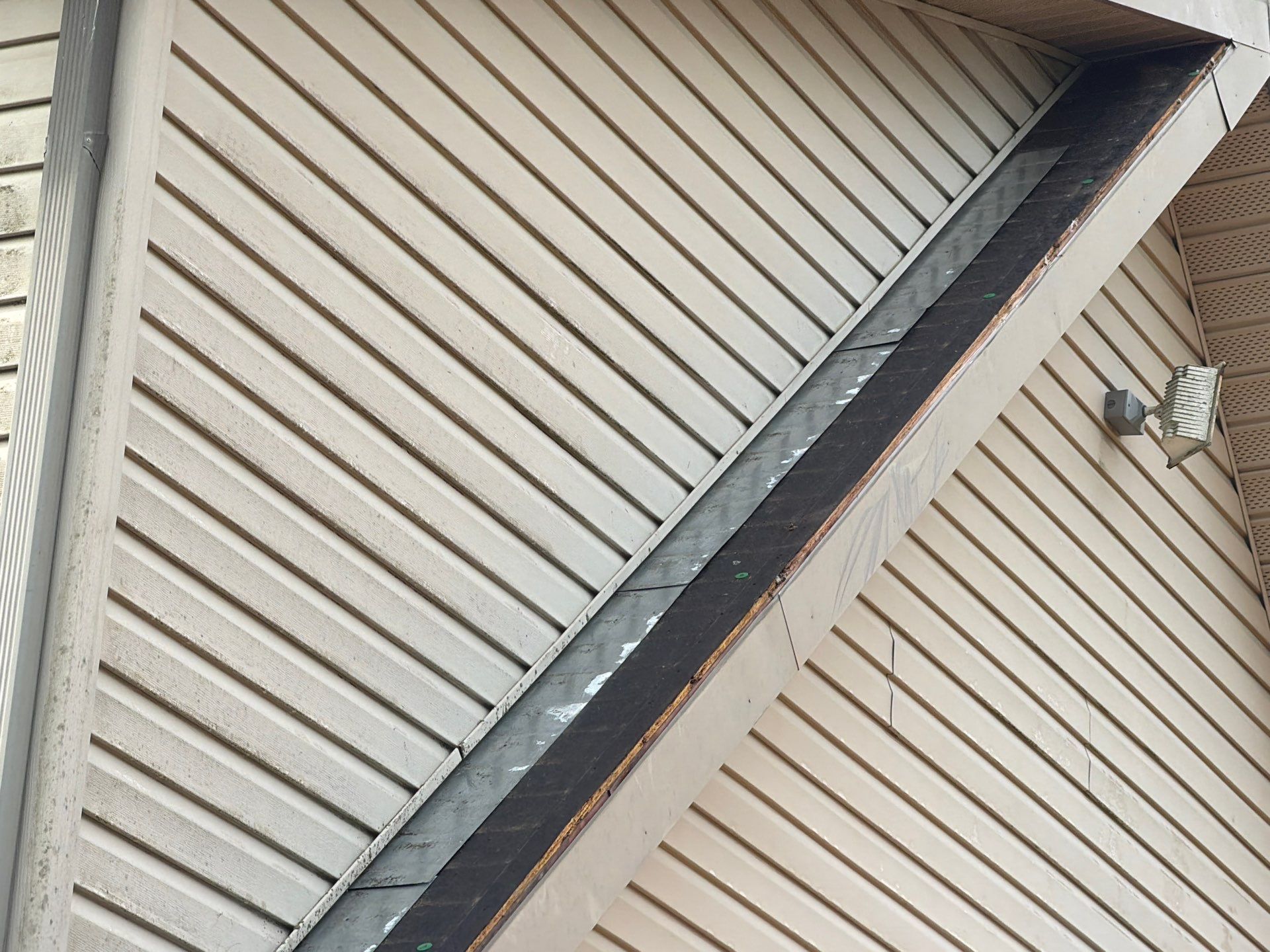Residential Roof Replacement and Siding Installation in Franklin, OH by XPRO ELITE LLC