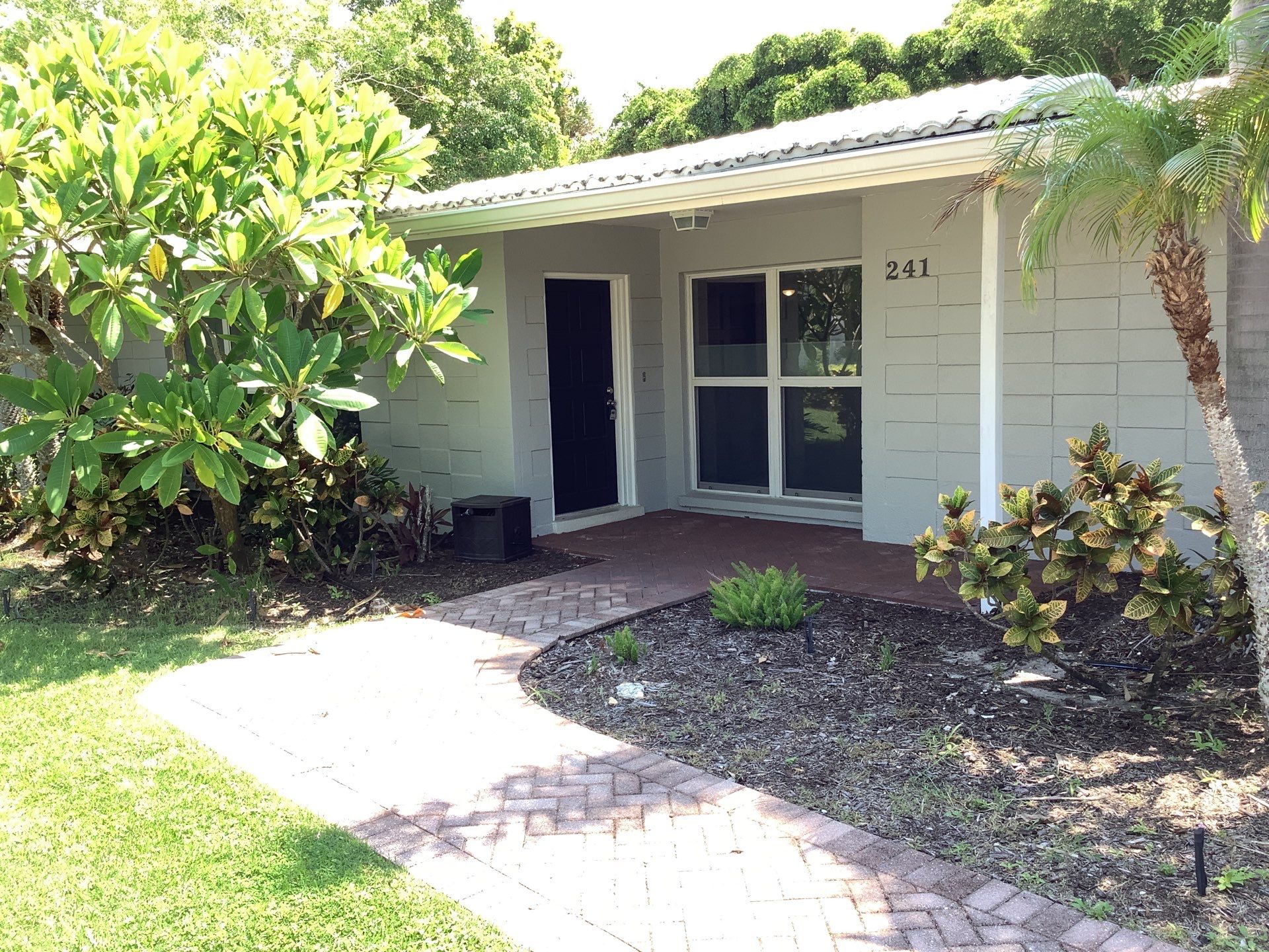 Gutter Cleaning Service in Siesta Key FL by Gutter Professors