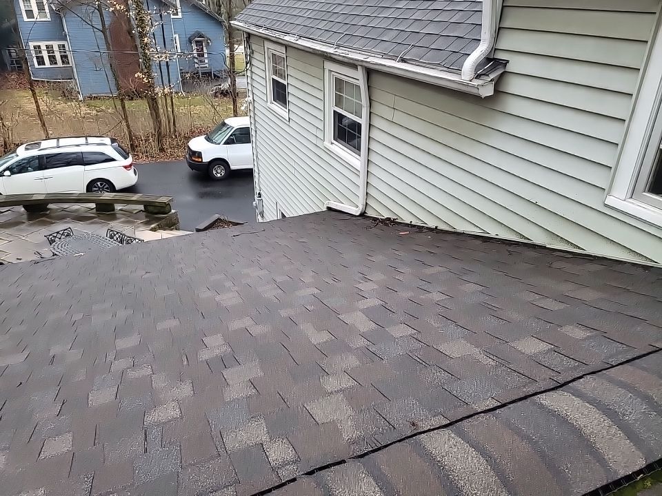 ATLAS PINNACLE COLOR: HEARTHSTONE DRIP EDGE: WHITE by Eagle Eye Roofing