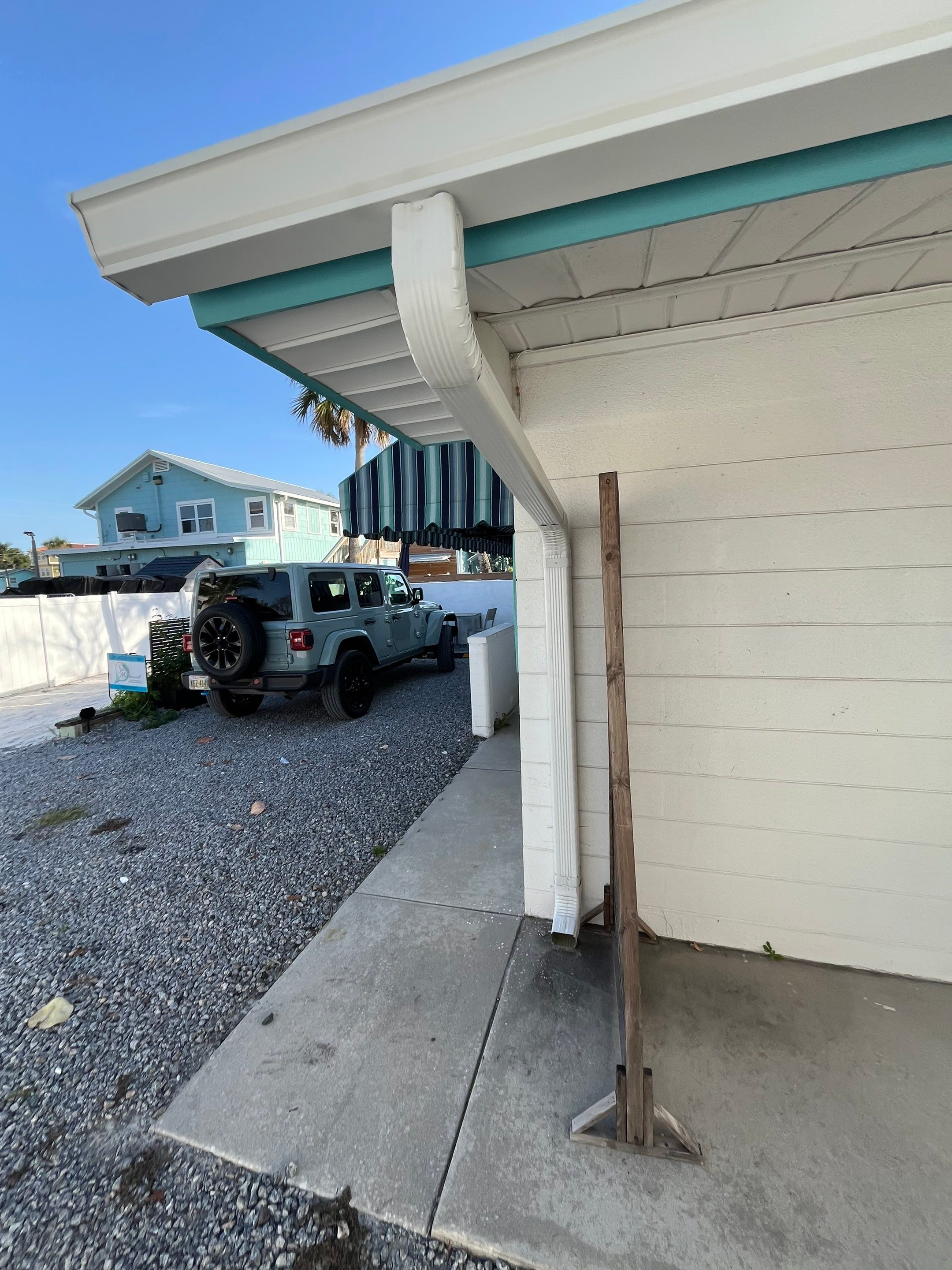 Splash Guard Gutter System and 7-inch Installation in Anna Maria FL by Gutter Professors