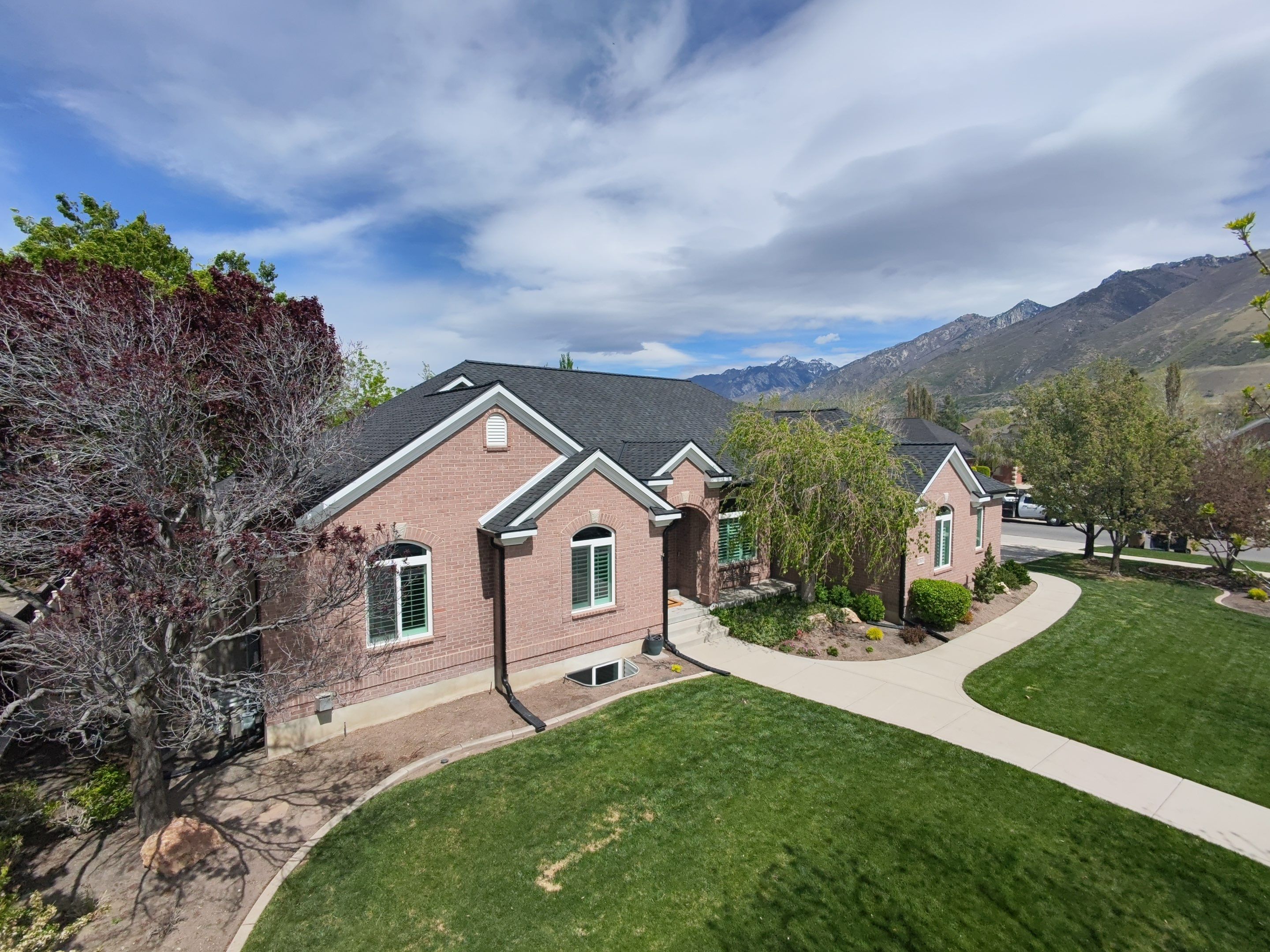 GAF Grand Sequoia Charcoal Roof by The Roof Doctor