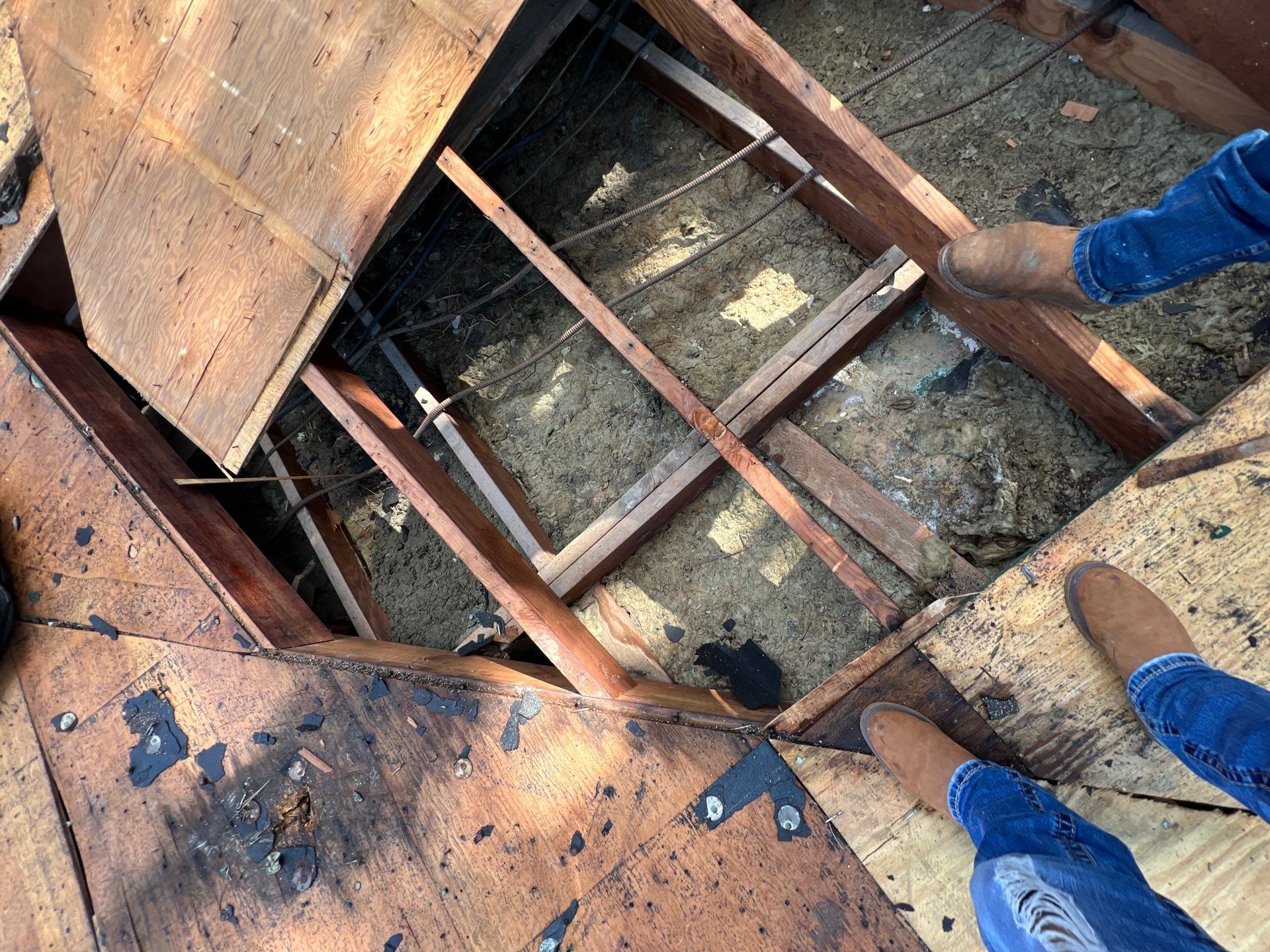 Residential Roofing Installation using Owen's Corning Duration (Lifetime) Shingles by Roof Repair Company