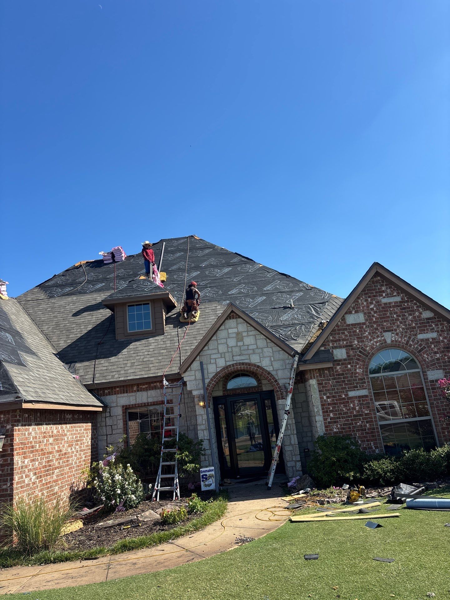 Owens Corning Oakridge - Driftwood by Frontline Roofing and Construction