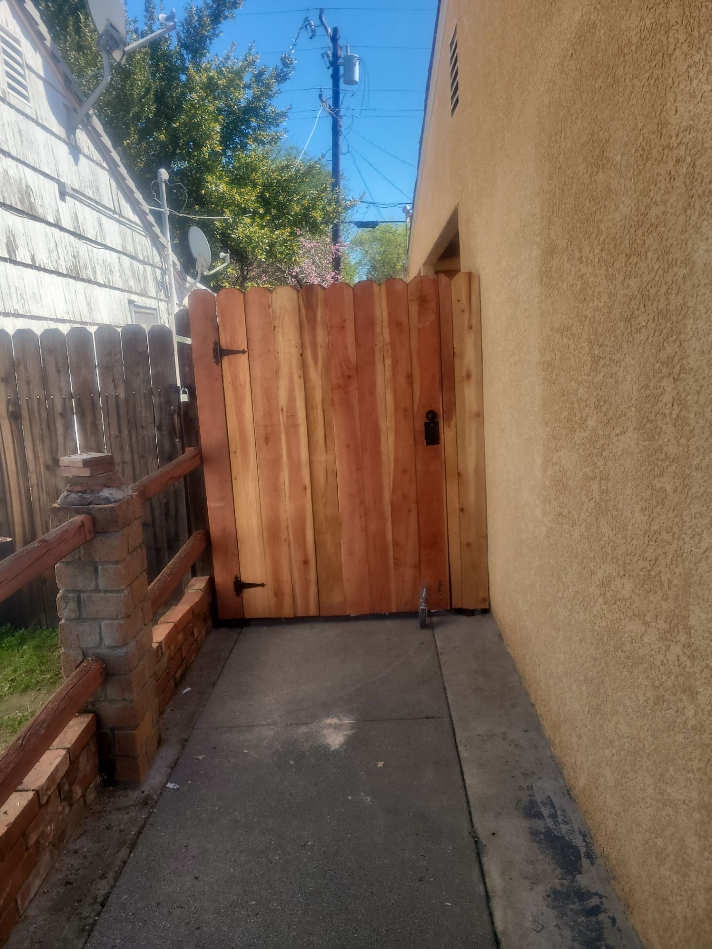 Fence and Gate Rebuild-Elder Dr. by McCray's Handyman, Inc.