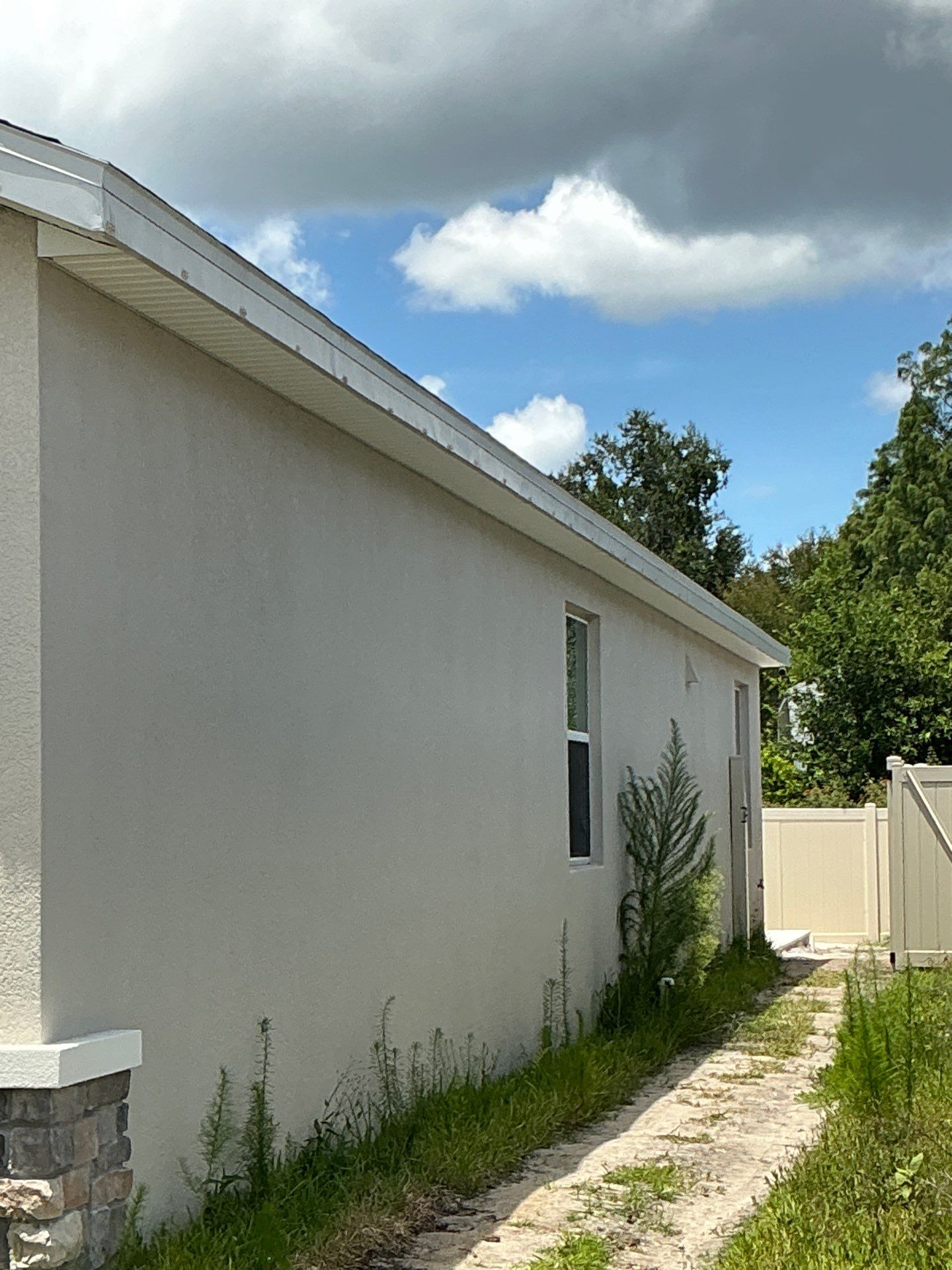 Seamless Gutters with Elegant Design in Lutz FL by Gutter Professors