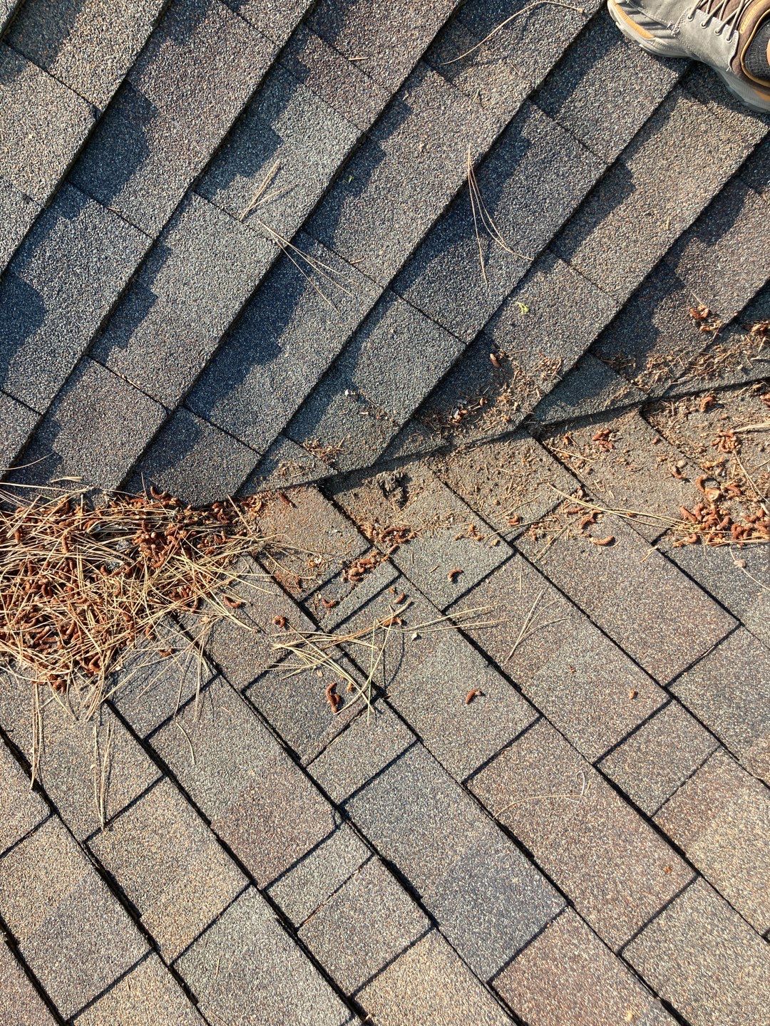 Two story new build gets a CertainTeed Landmark roof in Shenandoah  by ID Roofing LLC