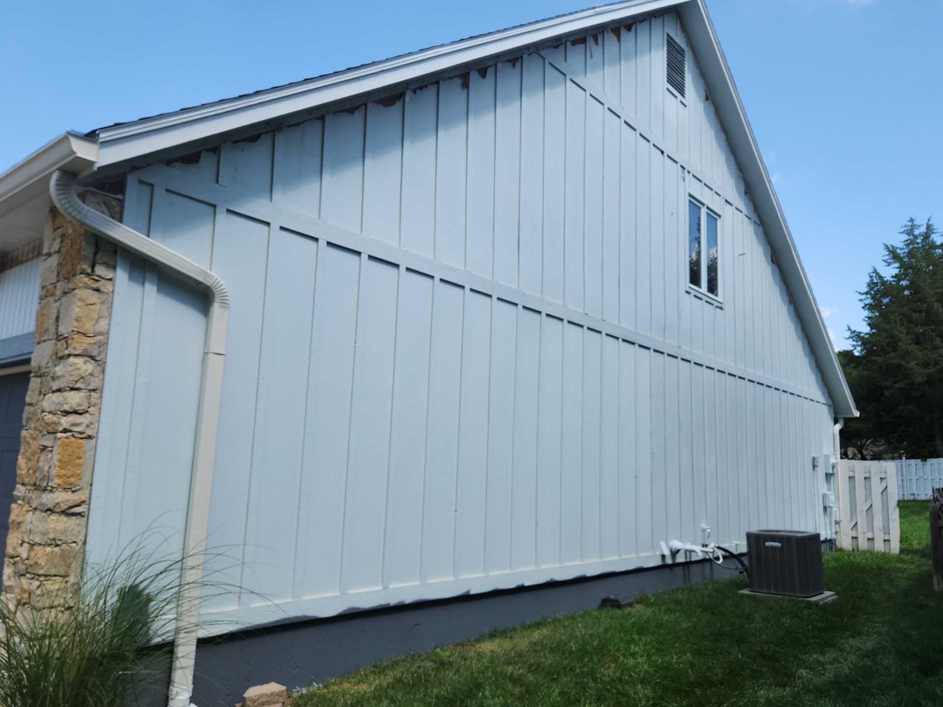 James Hardie siding in Overland park  by EEC  Windows, Siding & Roofing 