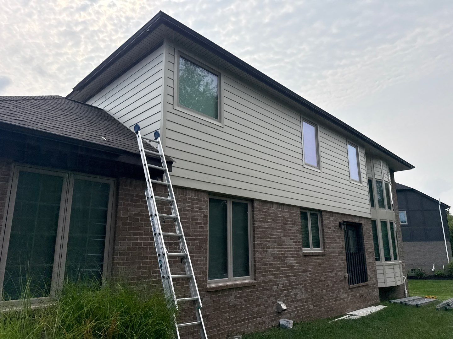 Siding Replacement using Alside S7 Cedar Mill Grain Composite by 180 Contractors