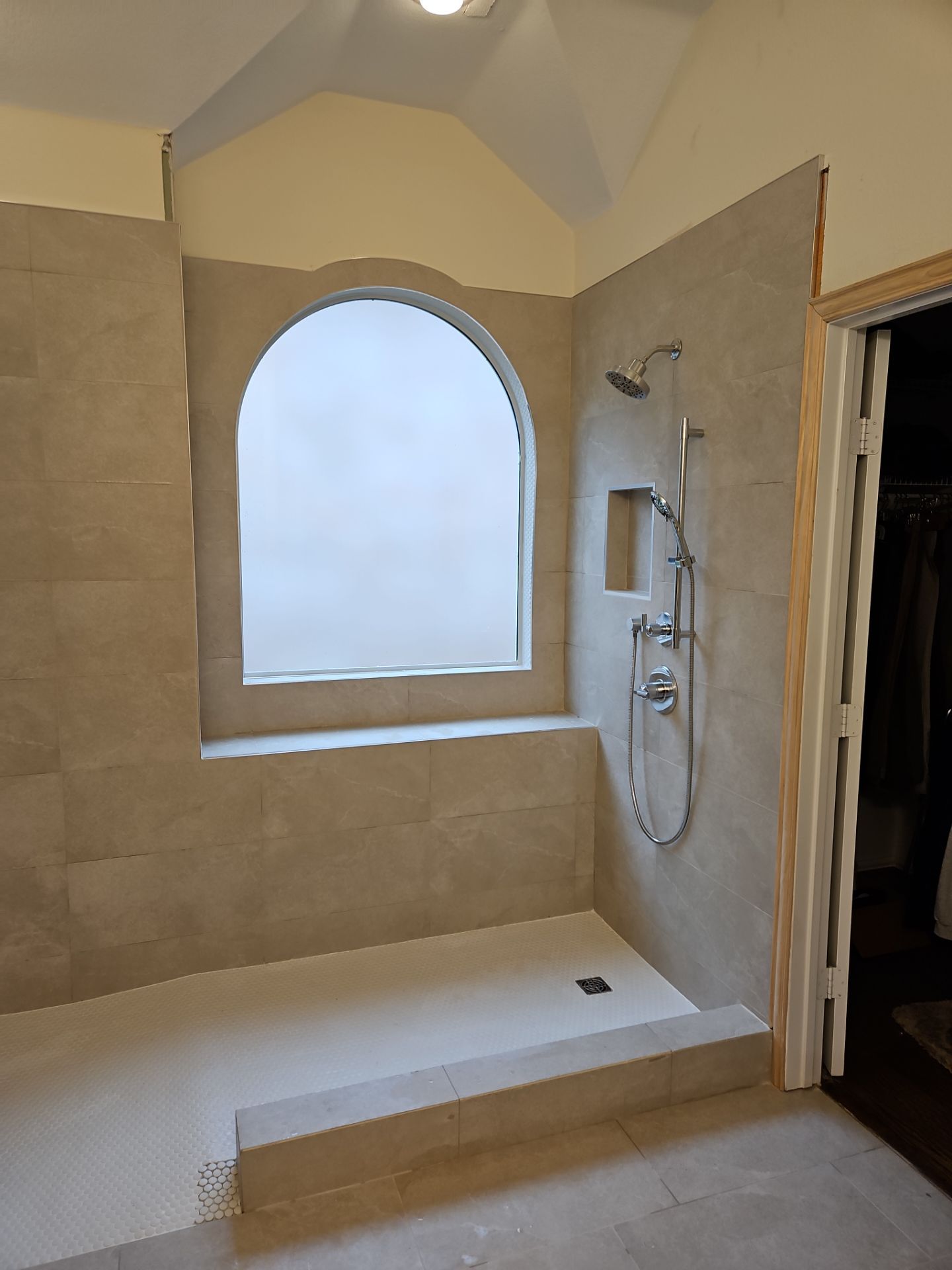 Zero Entry Shower by SLM General Contractors & Roofing