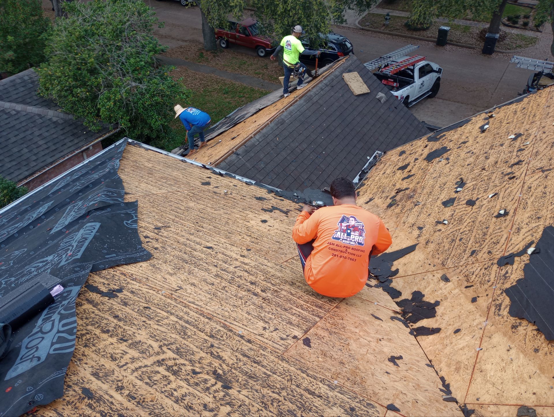 Residential Roofing Installation using Owen's Corning Duration (Lifetime) Shingles by Roof Repair Company