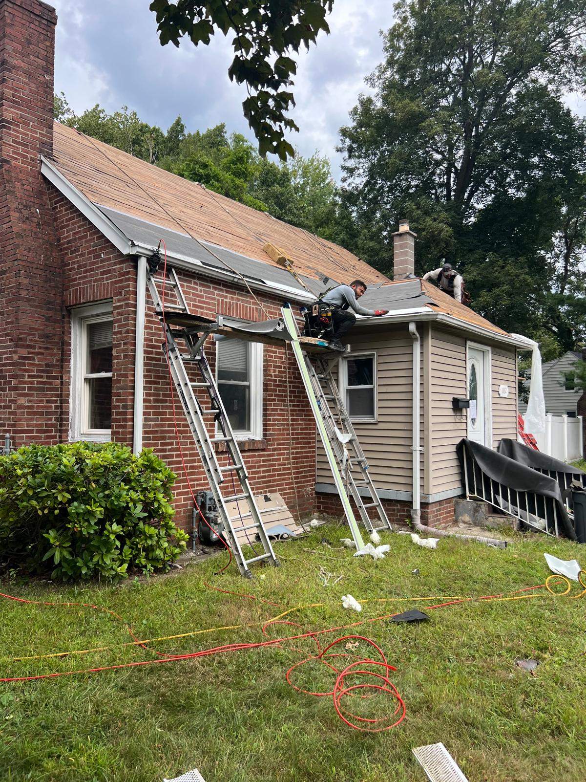 Full Roof Replacement – Owens Corning Duration, Onyx Black with Ridge Vent Upgrade by JOHNNYS PRO