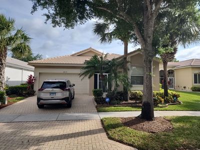 Concrete Tile Roof Repair and Cracked Tile Replacement in West Palm Beach