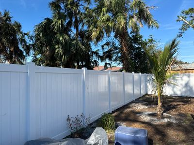 Vinyl Fence Installation using 6Ft Vinyl Privacy Fence