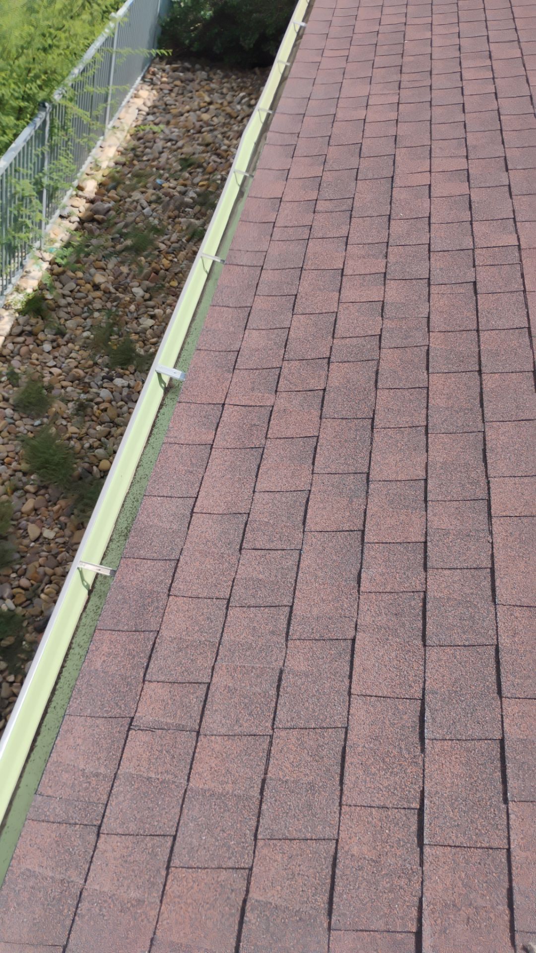 HOA gutter cleaning after photo.