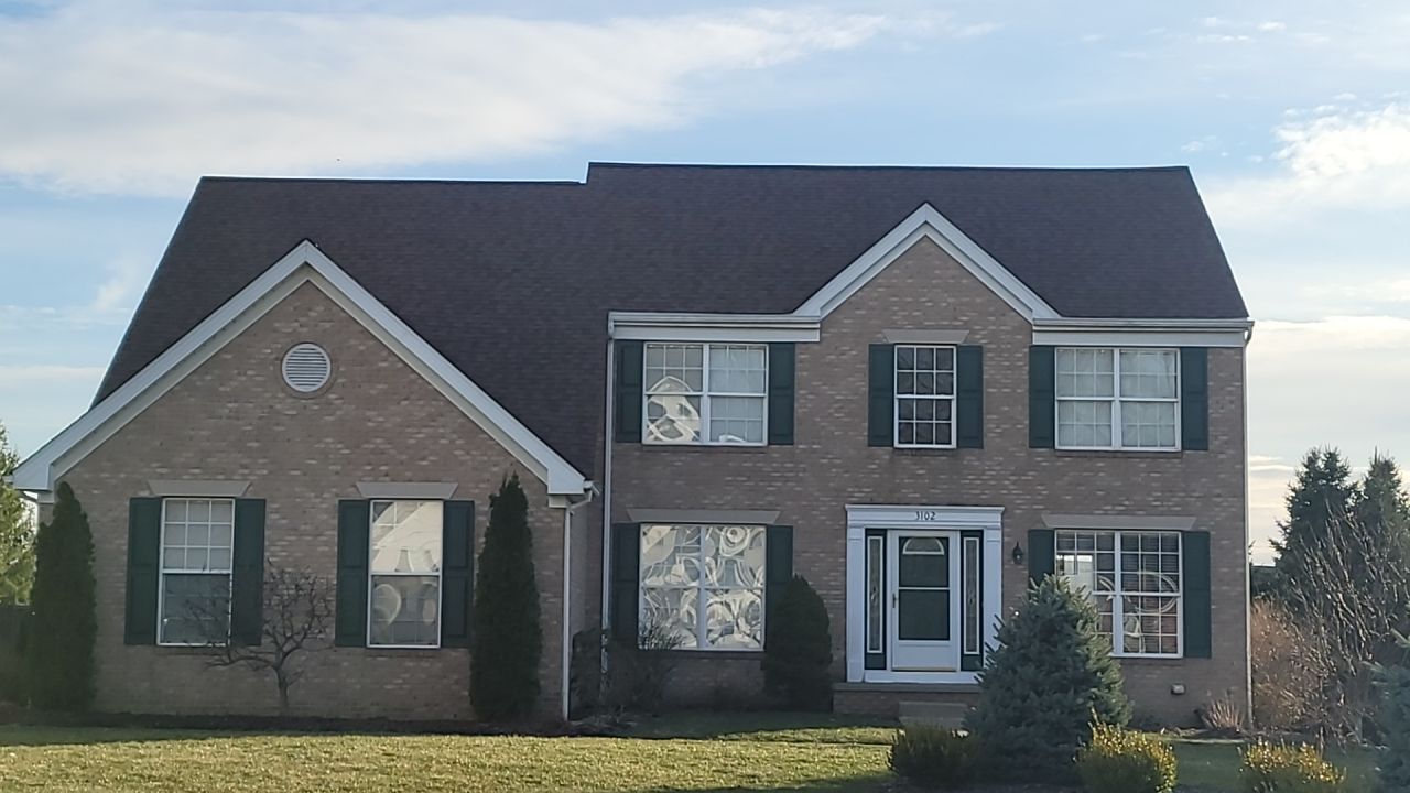 ATLAS PINNACLE COLOR: BURNT HICKORY DRIP EDGE: WHITE by Eagle Eye Roofing