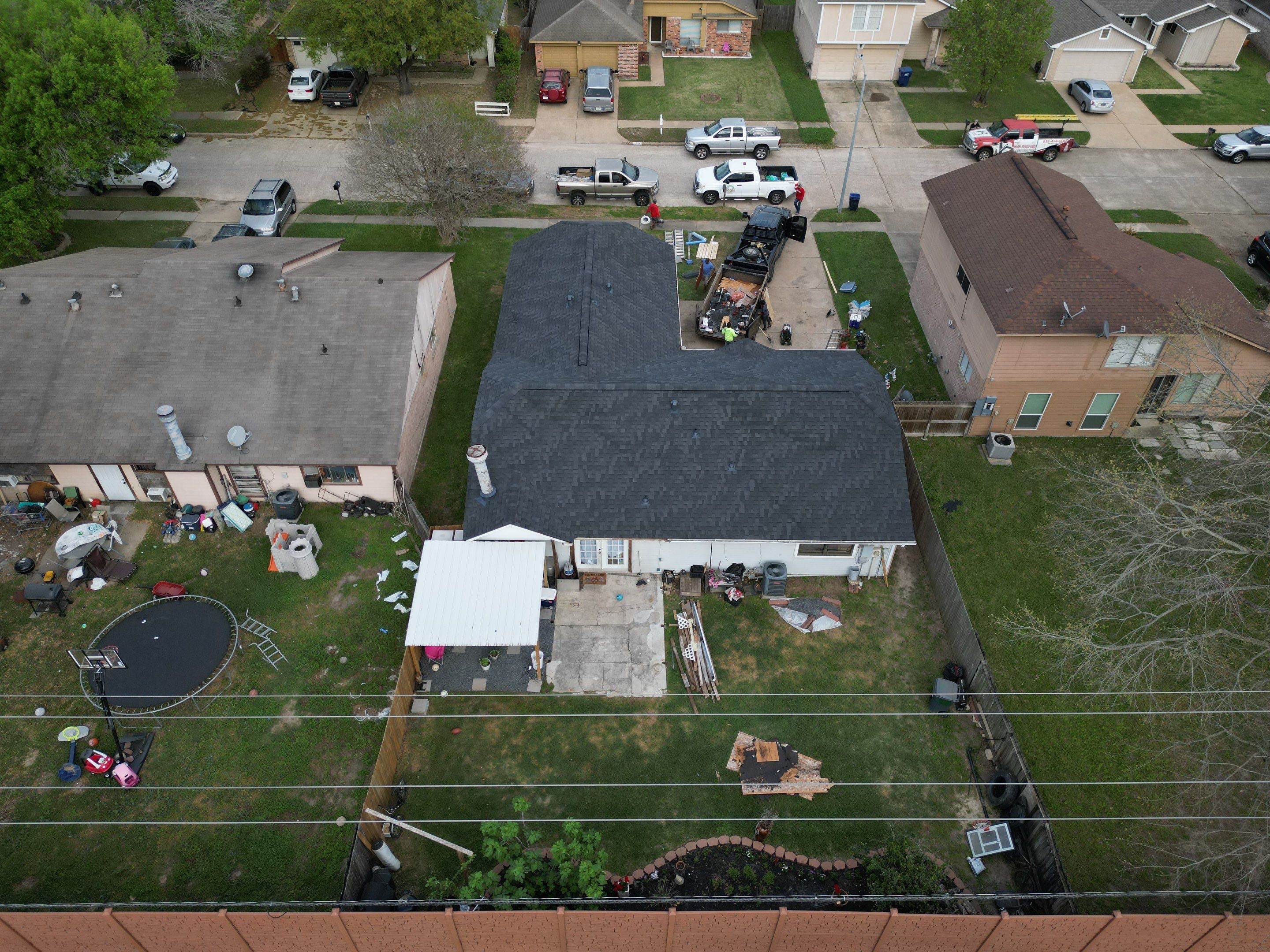 IKO Cambridge Dual Black by HHH Roofing & Construction