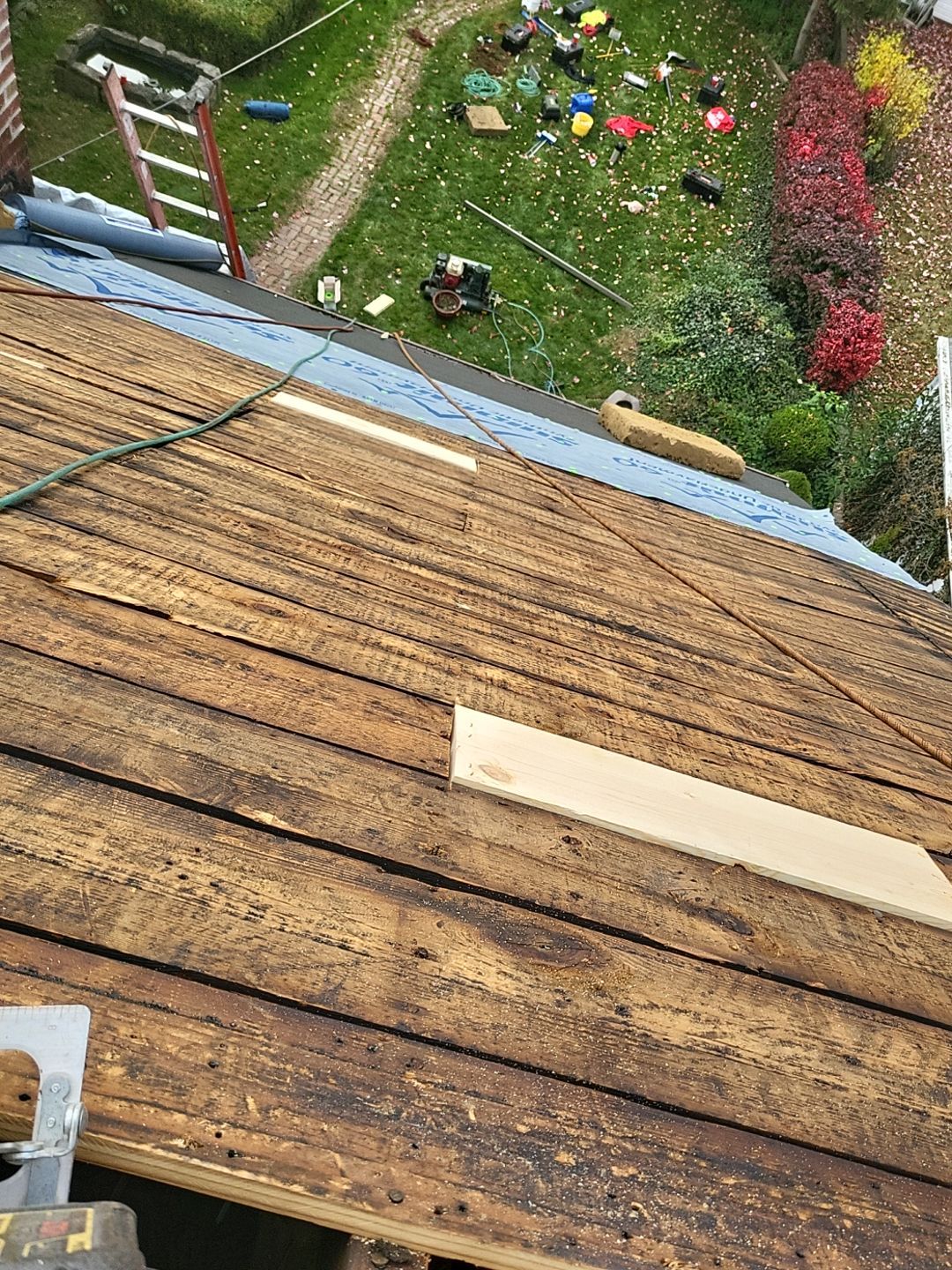 ATLAS PINNACLE COLOR: BURNT HICKORY DRIP EDGE: ROYAL BROWN by Eagle Eye Roofing