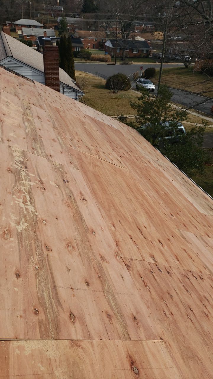 Annandale: CertainTeed Landmark Pro Designer Shingles in Max Def Charcoal Black by RM Banning, Inc.